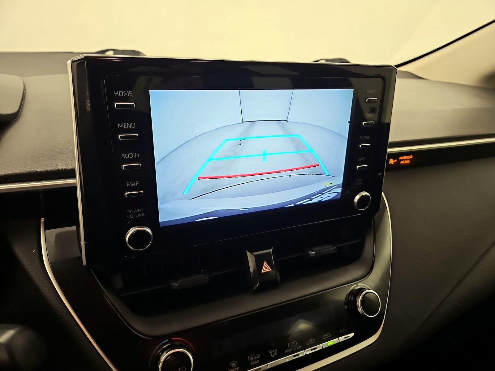 2020 Toyota Corolla LE - Photo 15