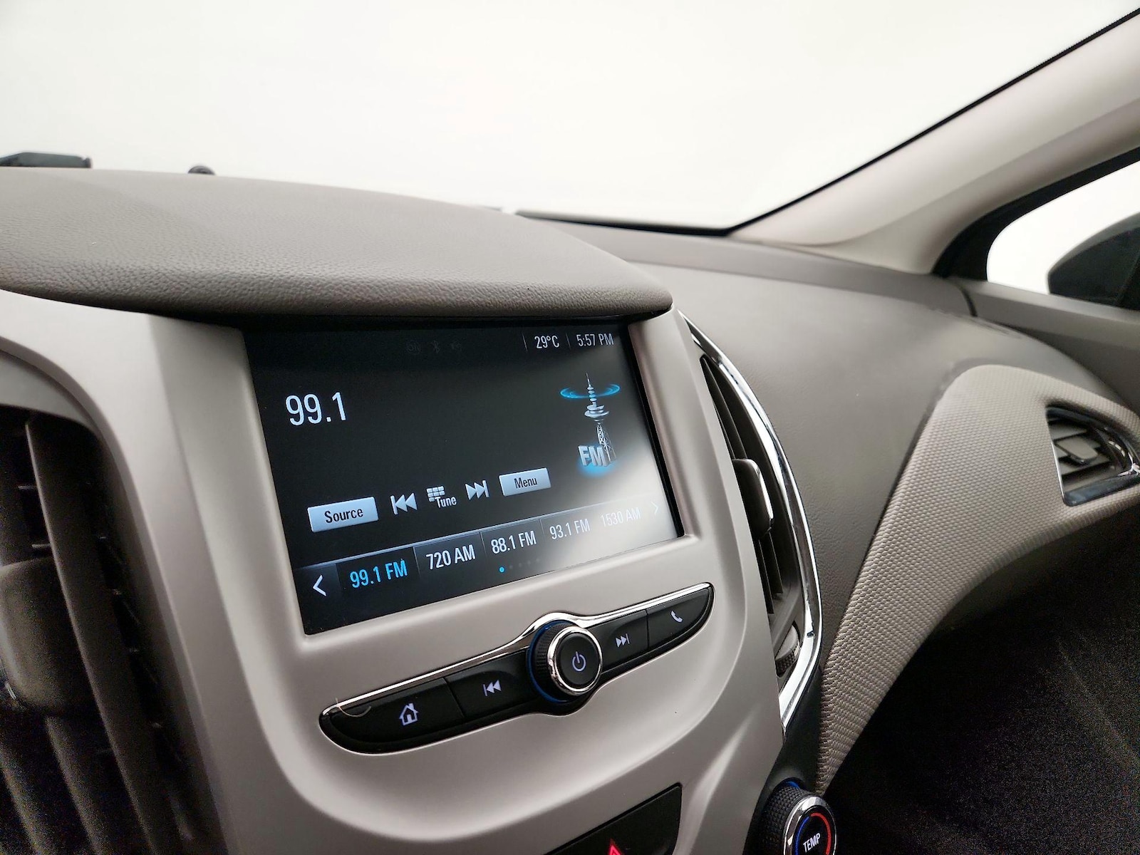 2016 Chevrolet Cruze LS - Photo 17