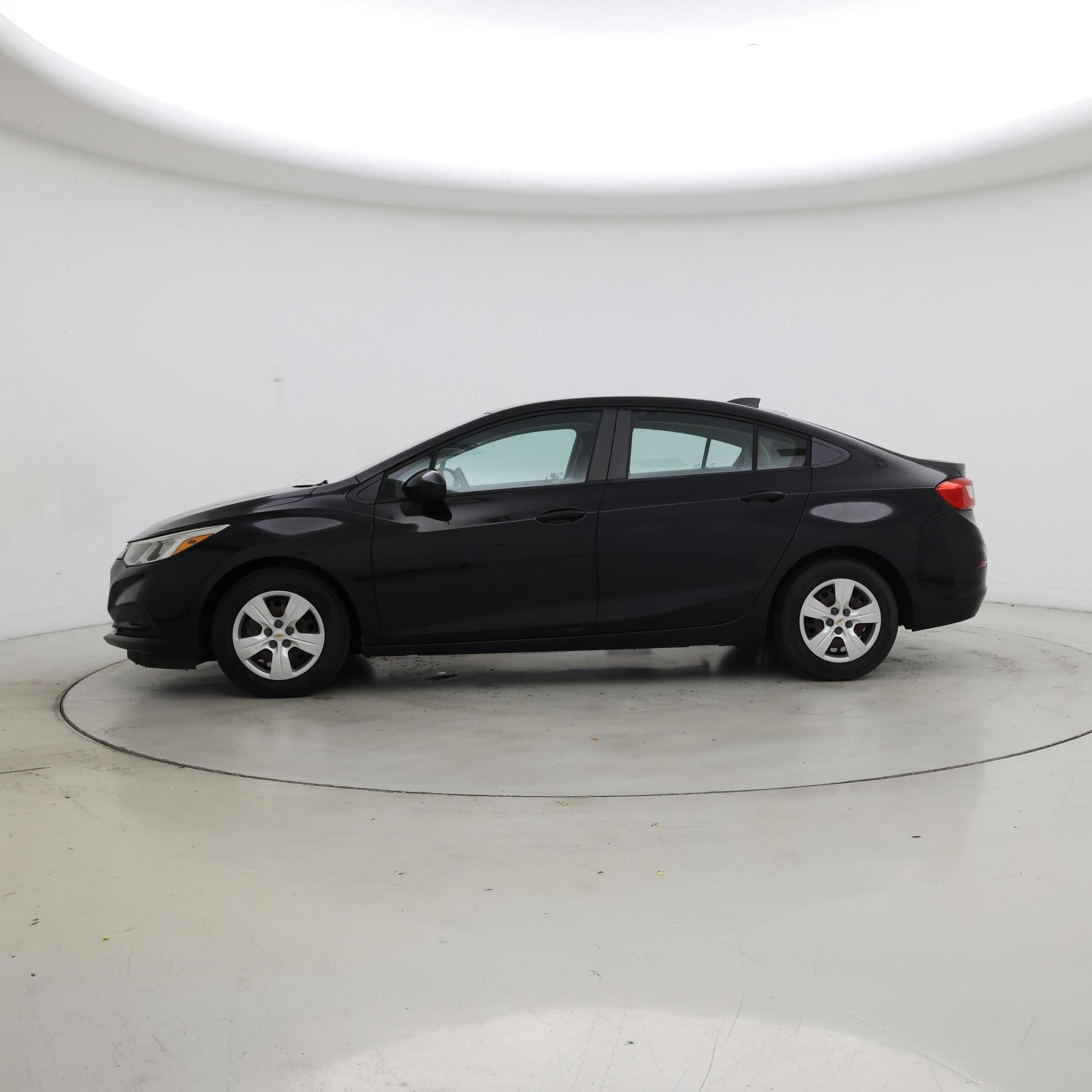 Thumbnail: 2016 Chevrolet Cruze - 3