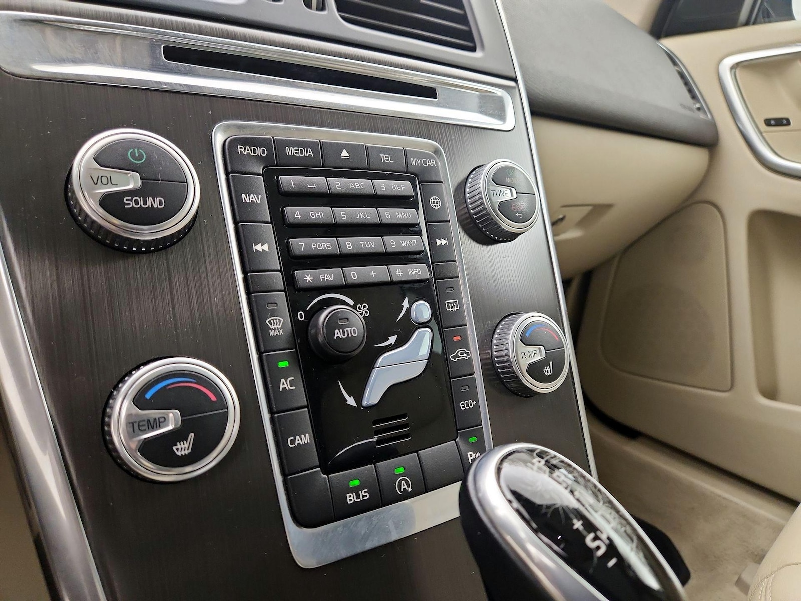2015 Volvo XC60 T6 - Photo 18