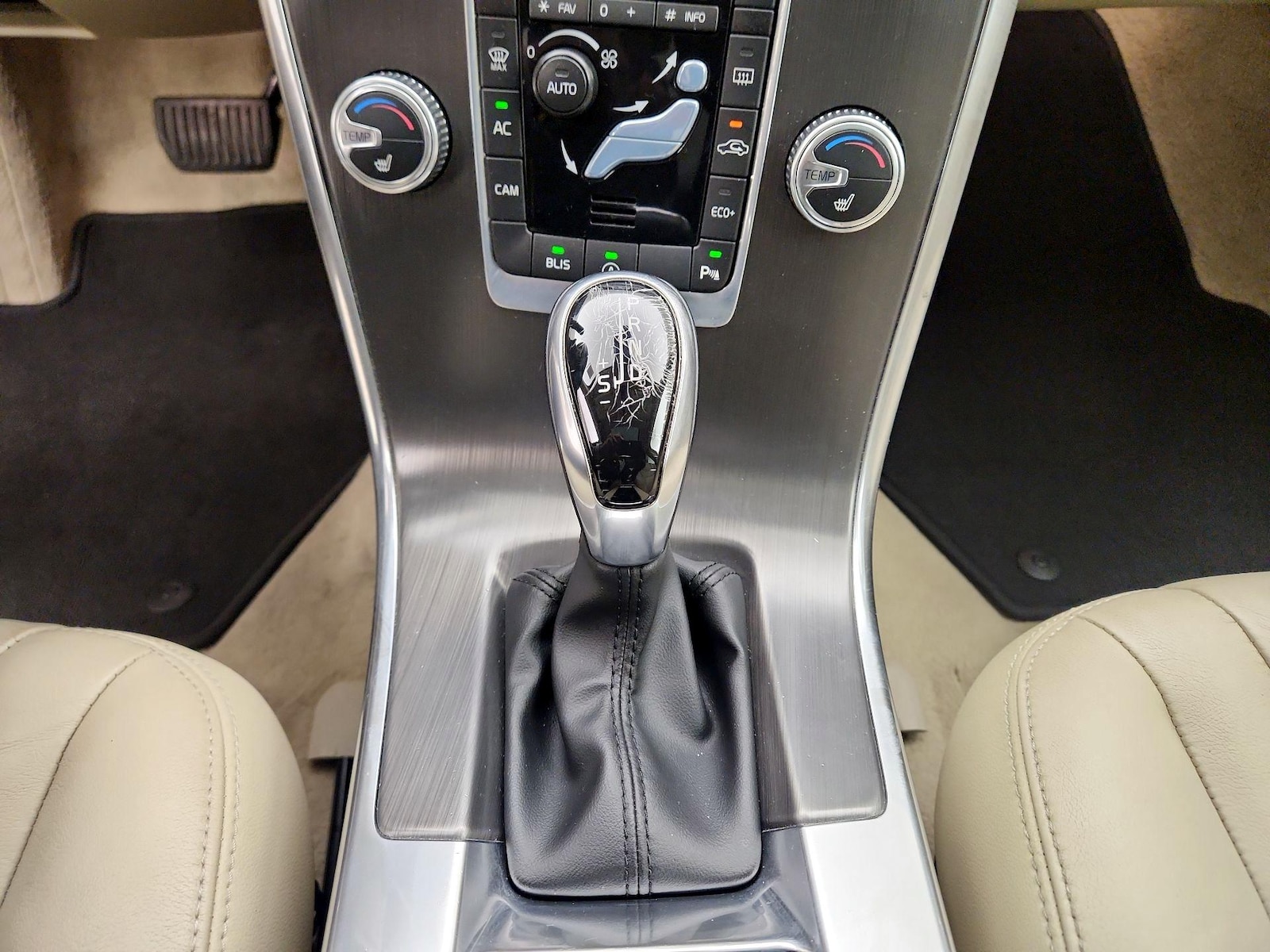 2015 Volvo XC60 T6 - Photo 19