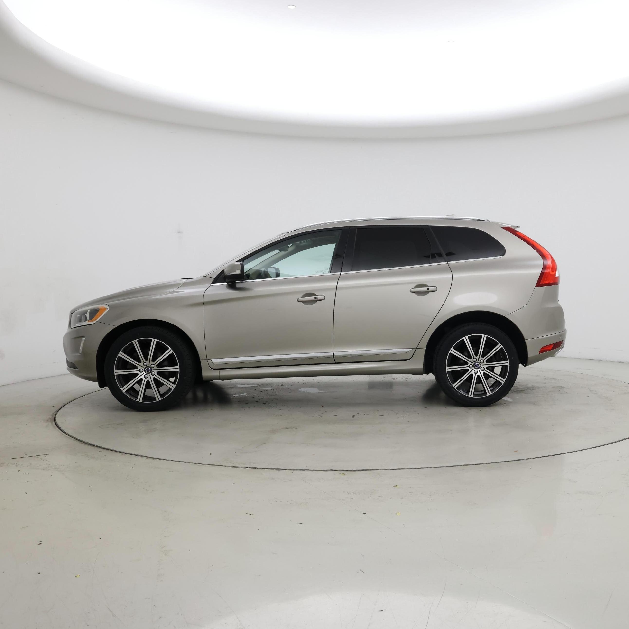 Thumbnail: 2015 Volvo XC60 - 3