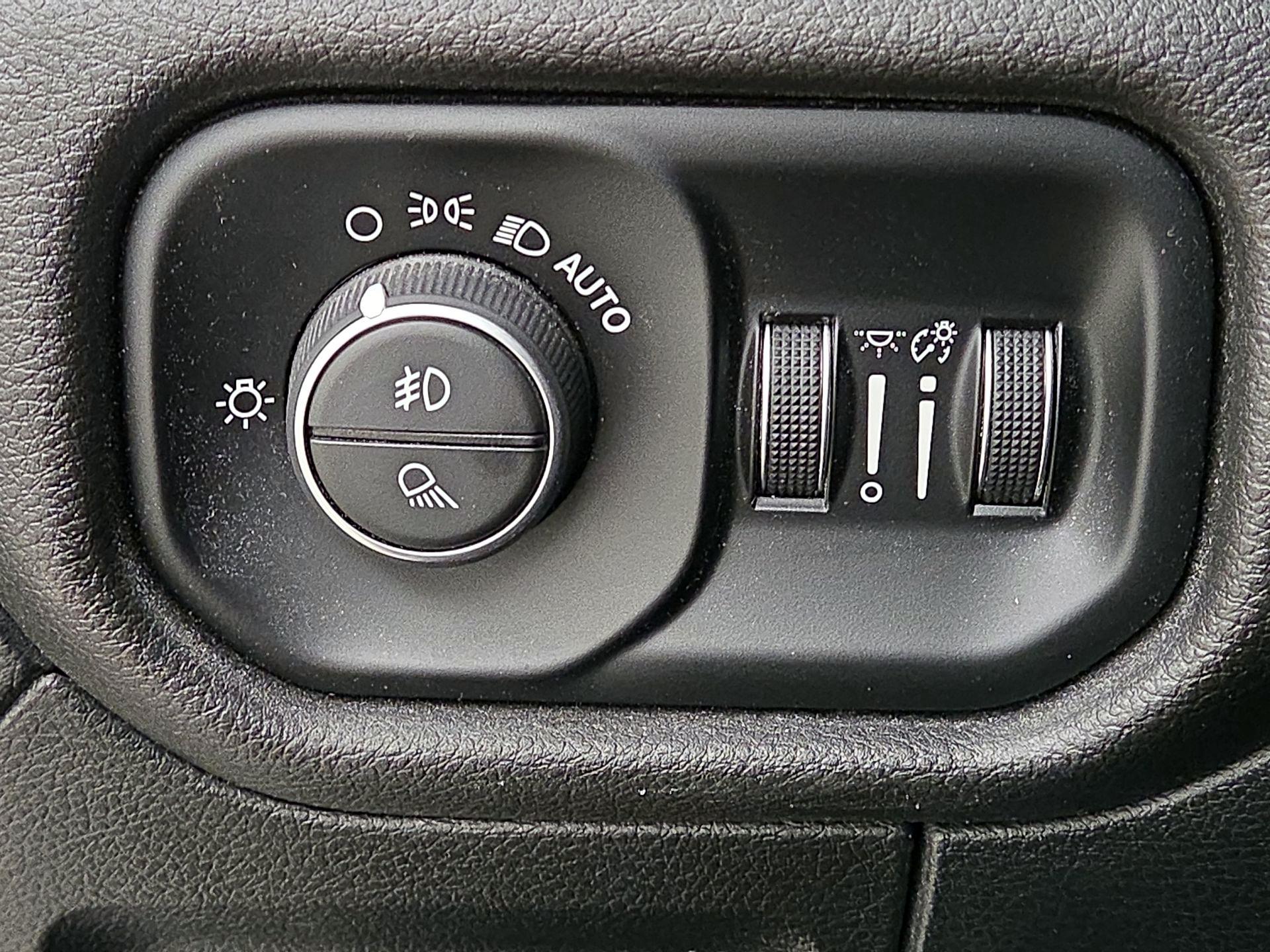 Thumbnail: 2019 RAM 1500 - 13