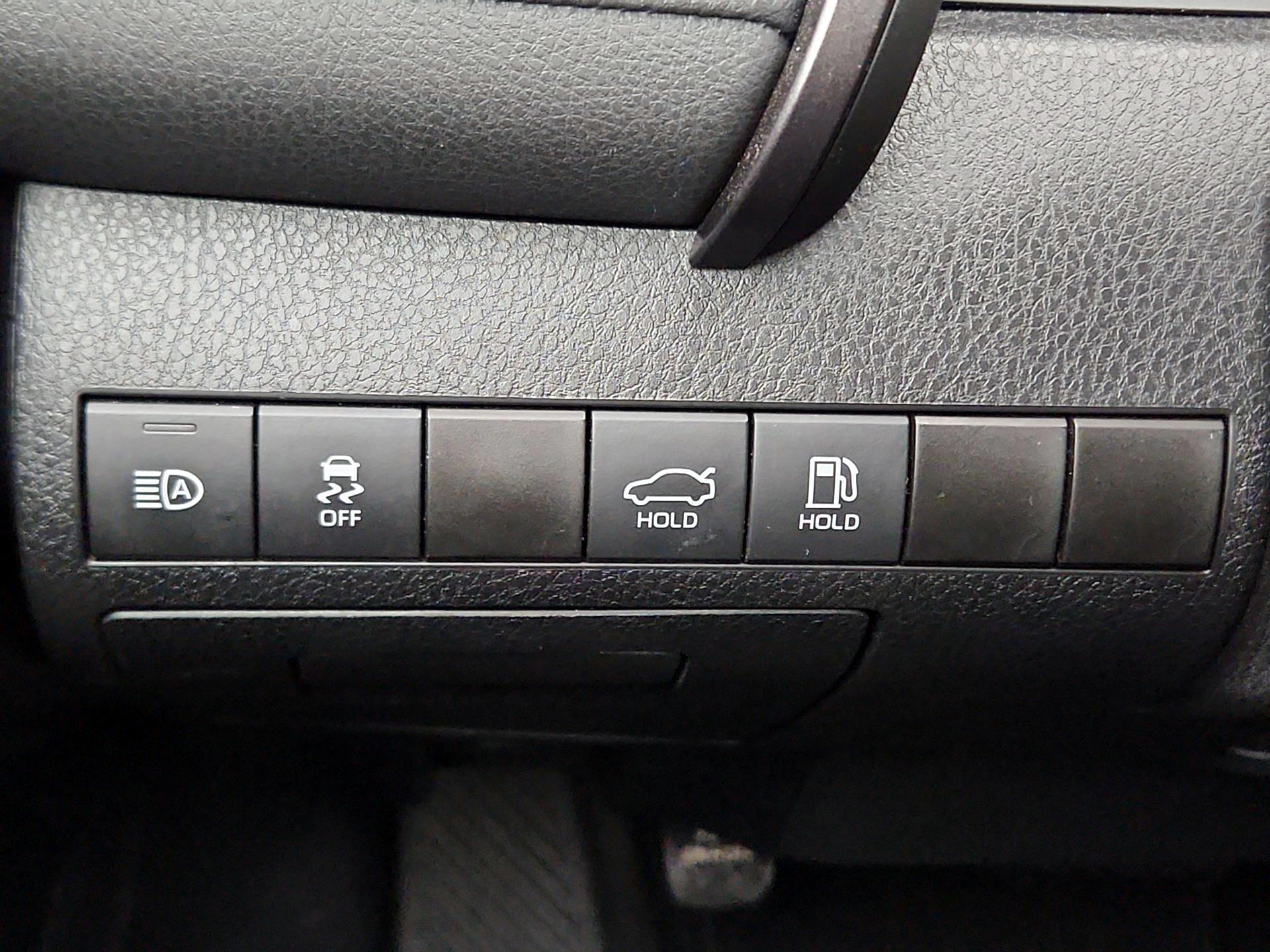 Thumbnail: 2019 Toyota Camry - 13