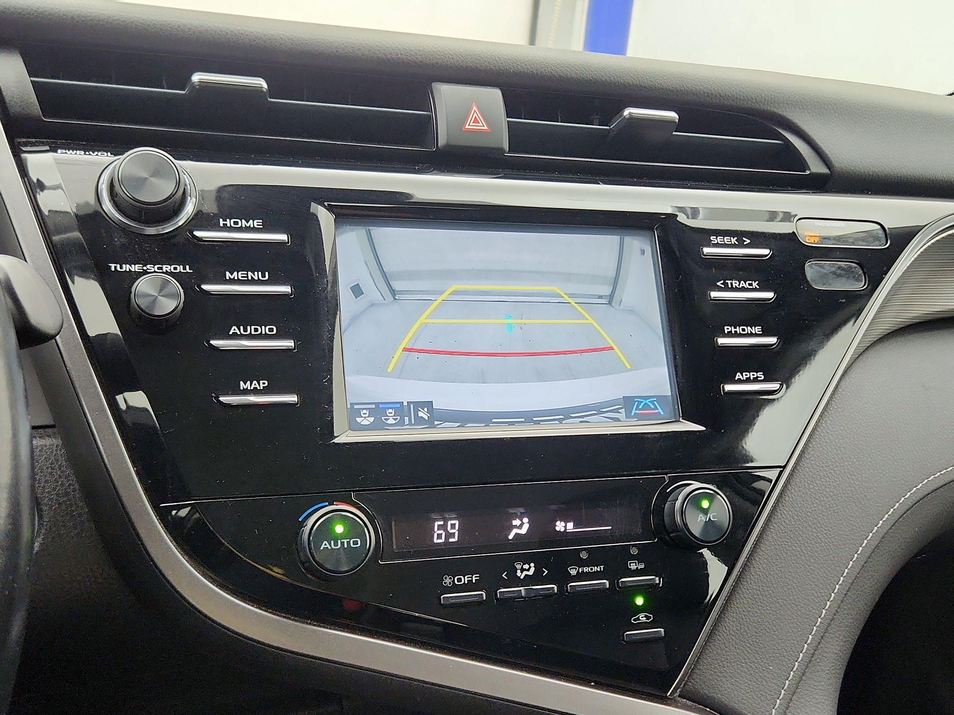 Thumbnail: 2019 Toyota Camry - 14