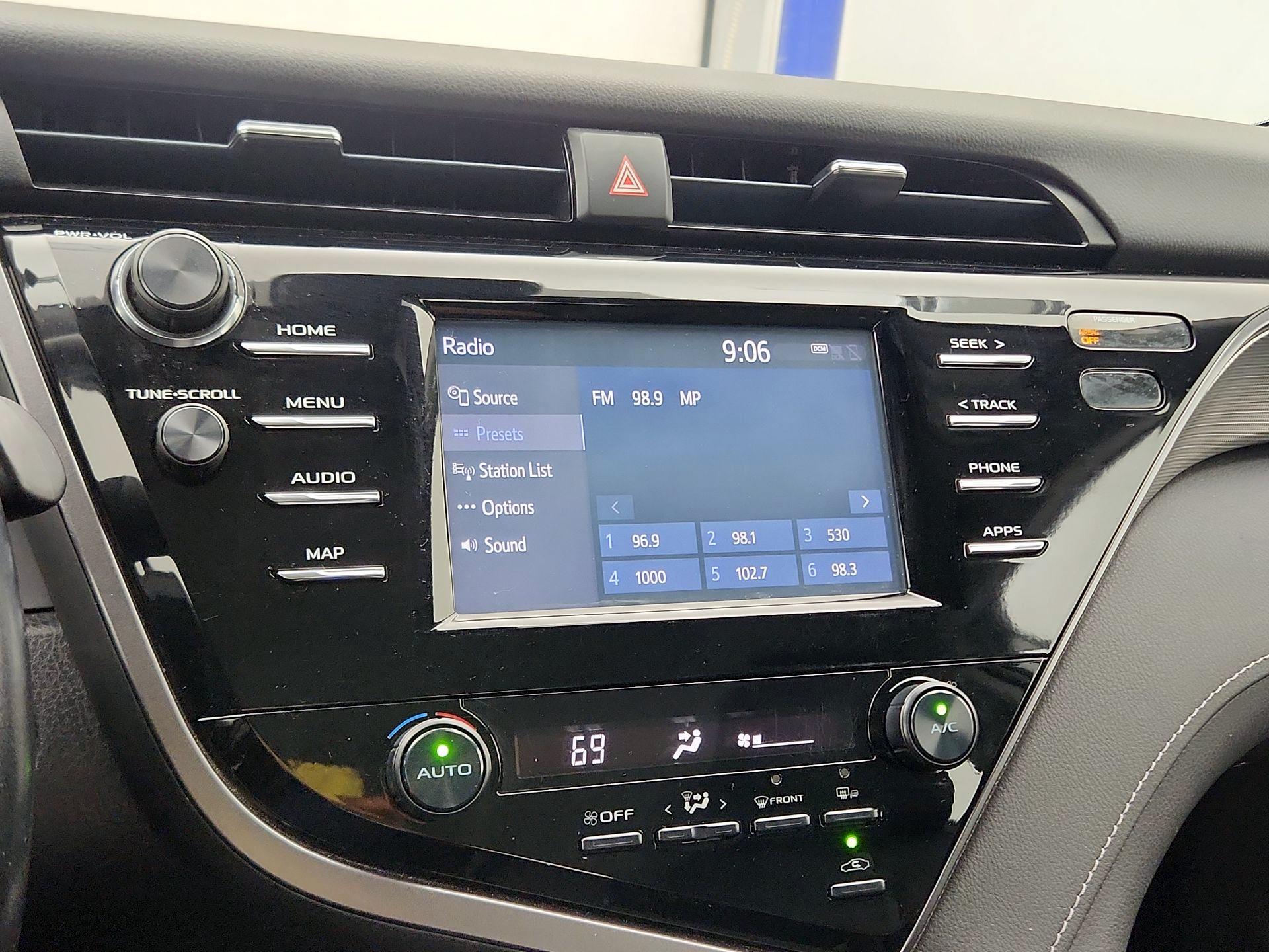 Thumbnail: 2019 Toyota Camry - 15