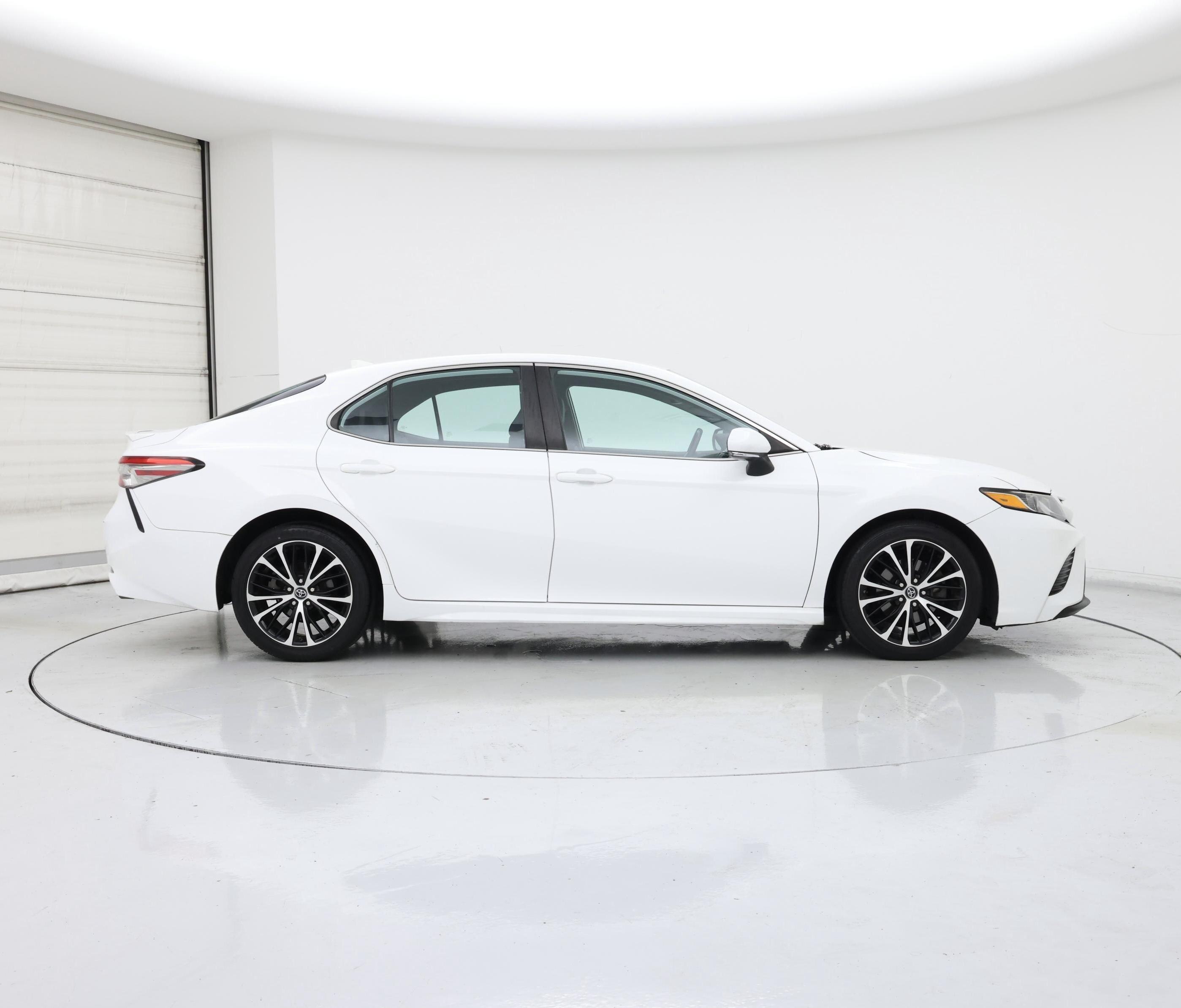 Thumbnail: 2019 Toyota Camry - 7