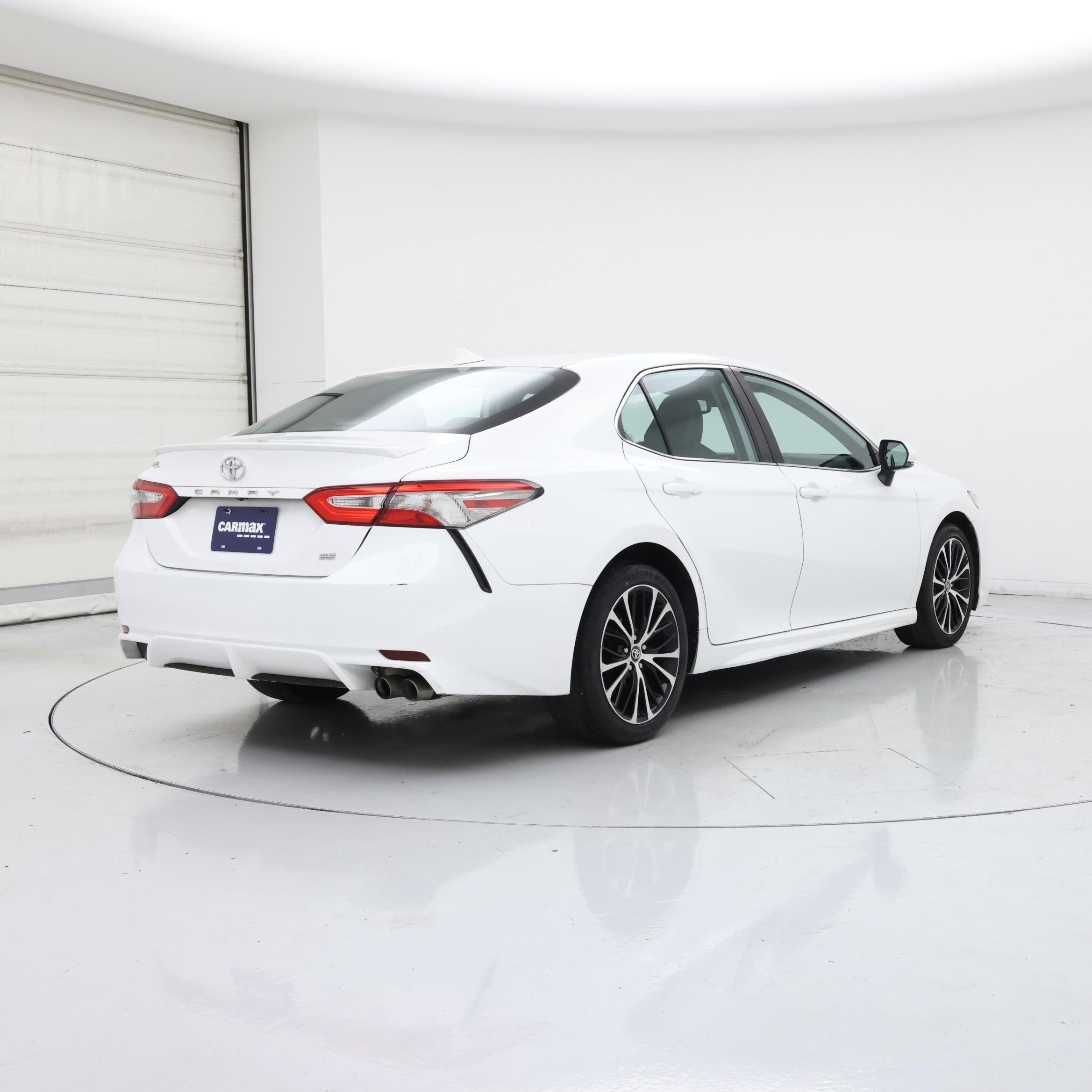 Thumbnail: 2019 Toyota Camry - 8