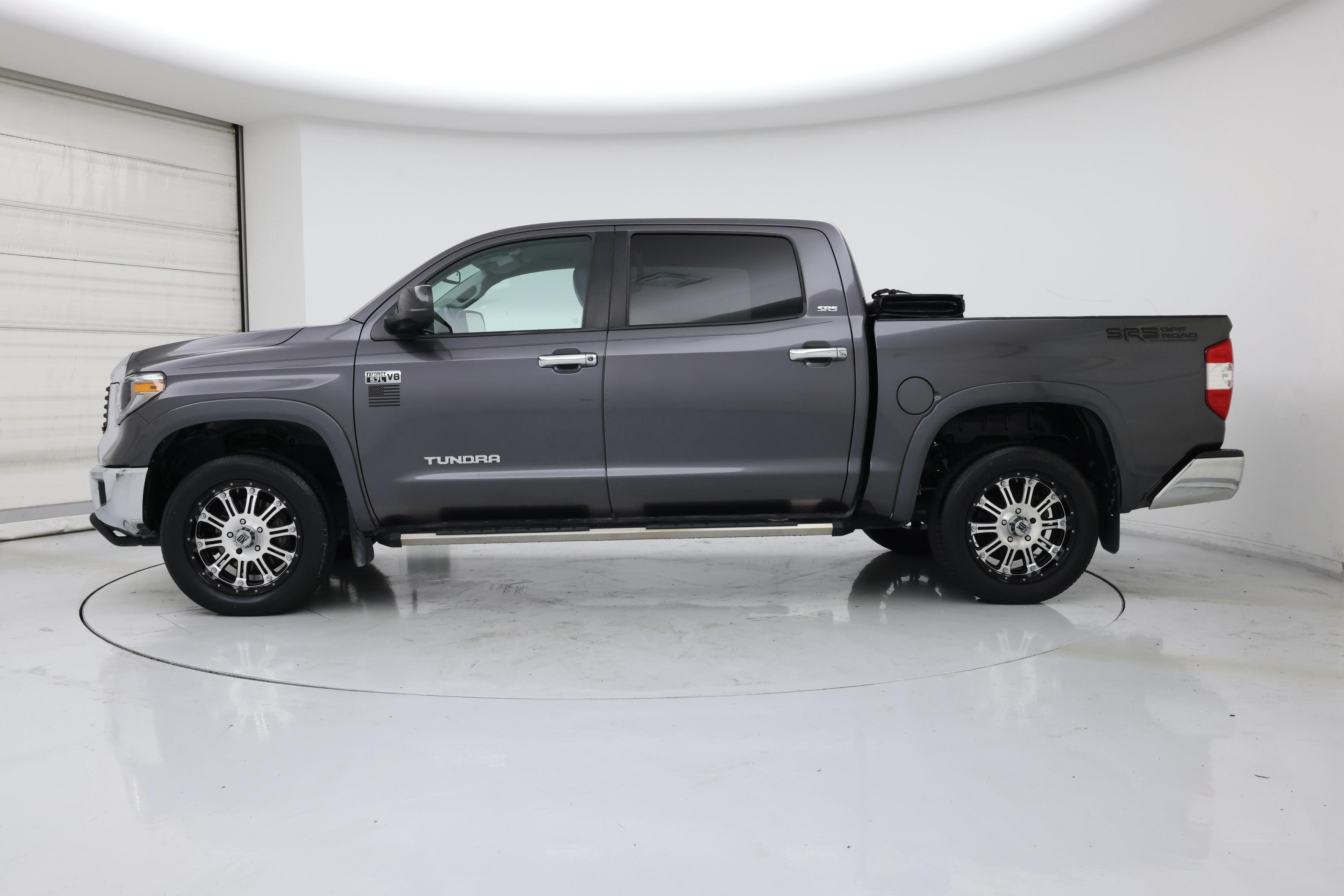 Thumbnail: 2017 Toyota Tundra - 3