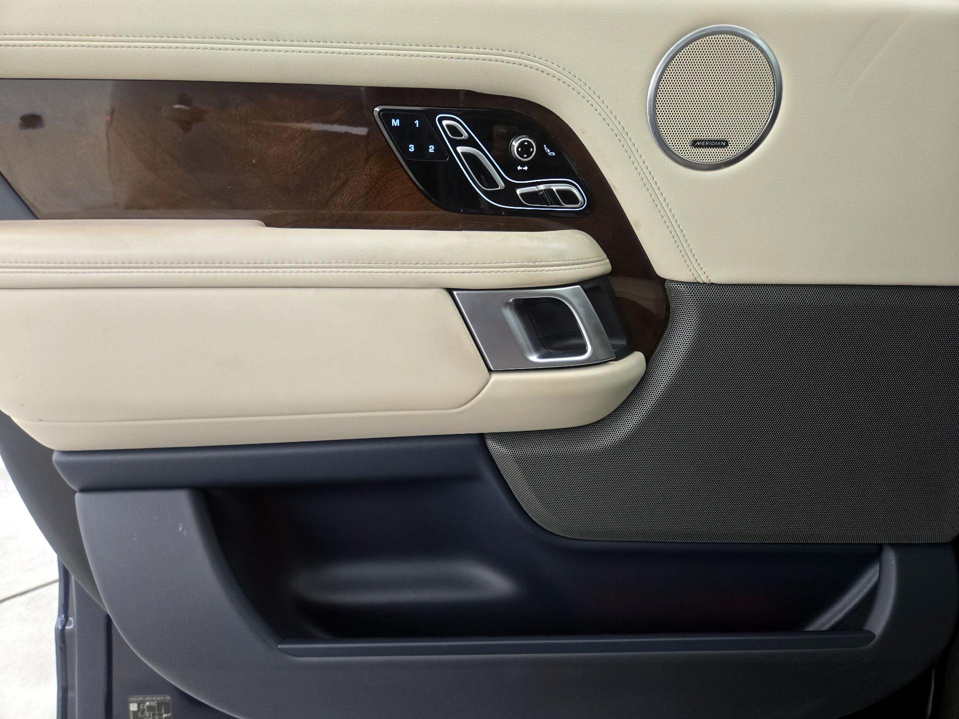 Thumbnail: 2021 Land Rover Range Rover - 12