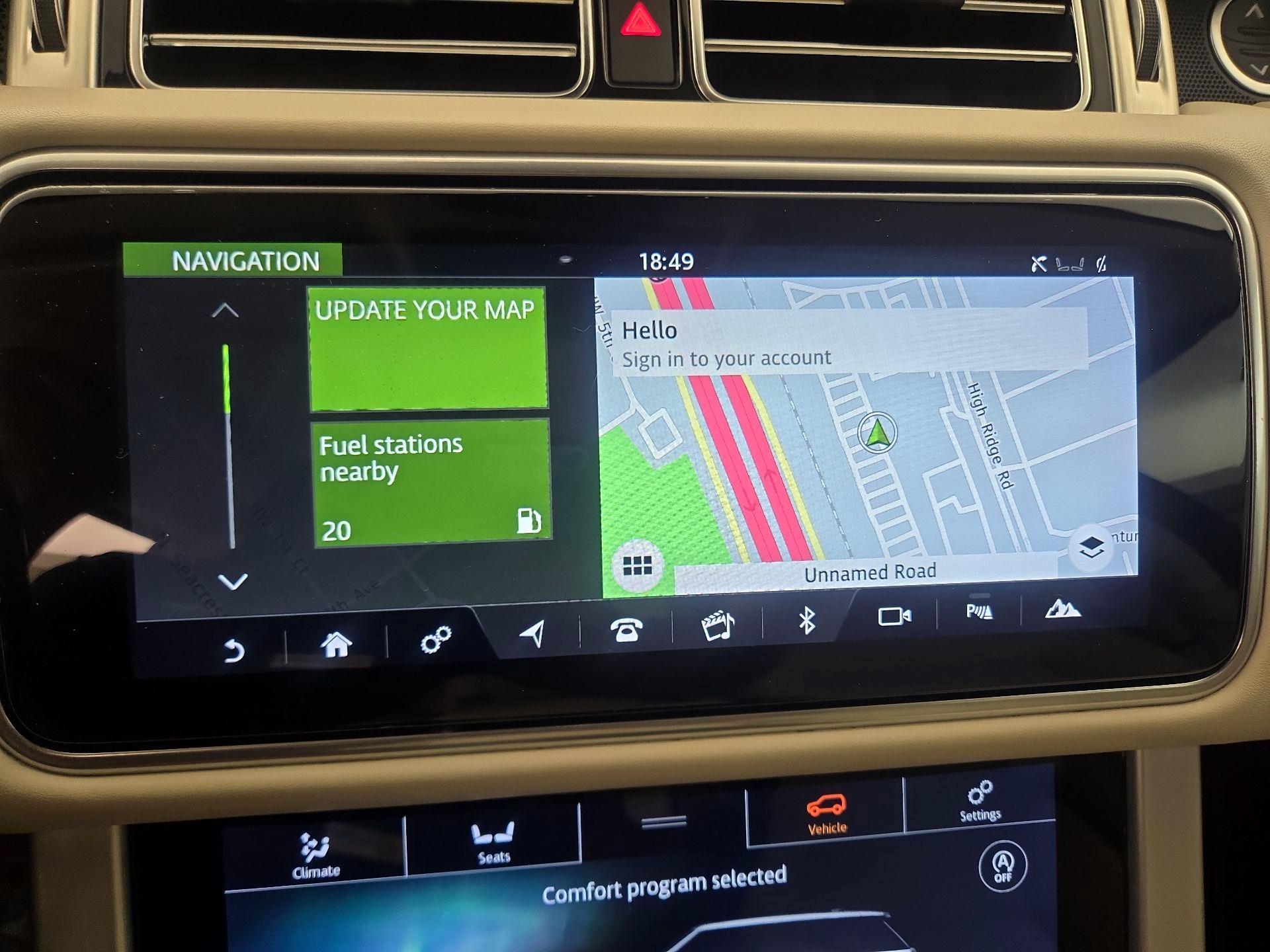 Thumbnail: 2021 Land Rover Range Rover - 14