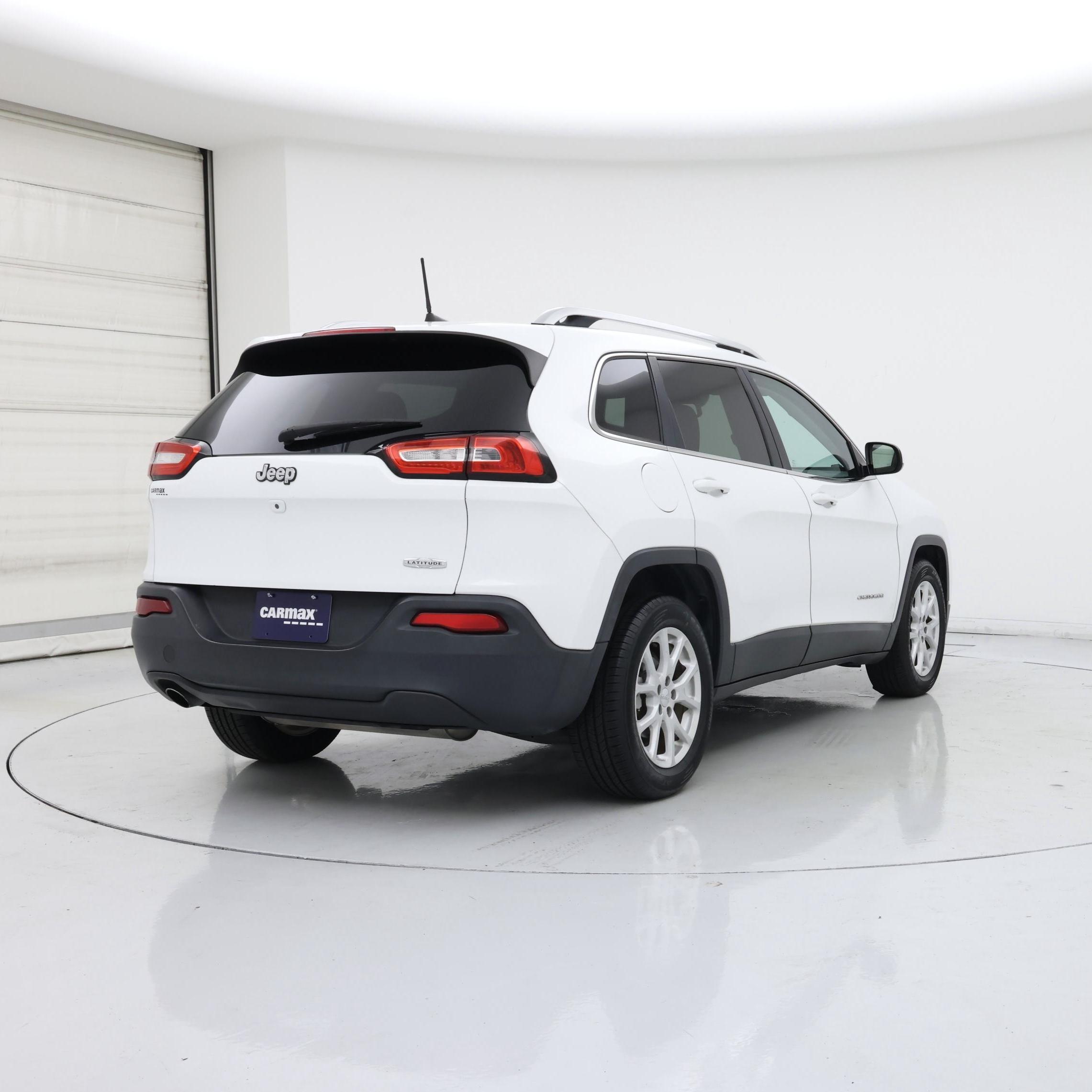 Thumbnail: 2017 Jeep Cherokee - 8