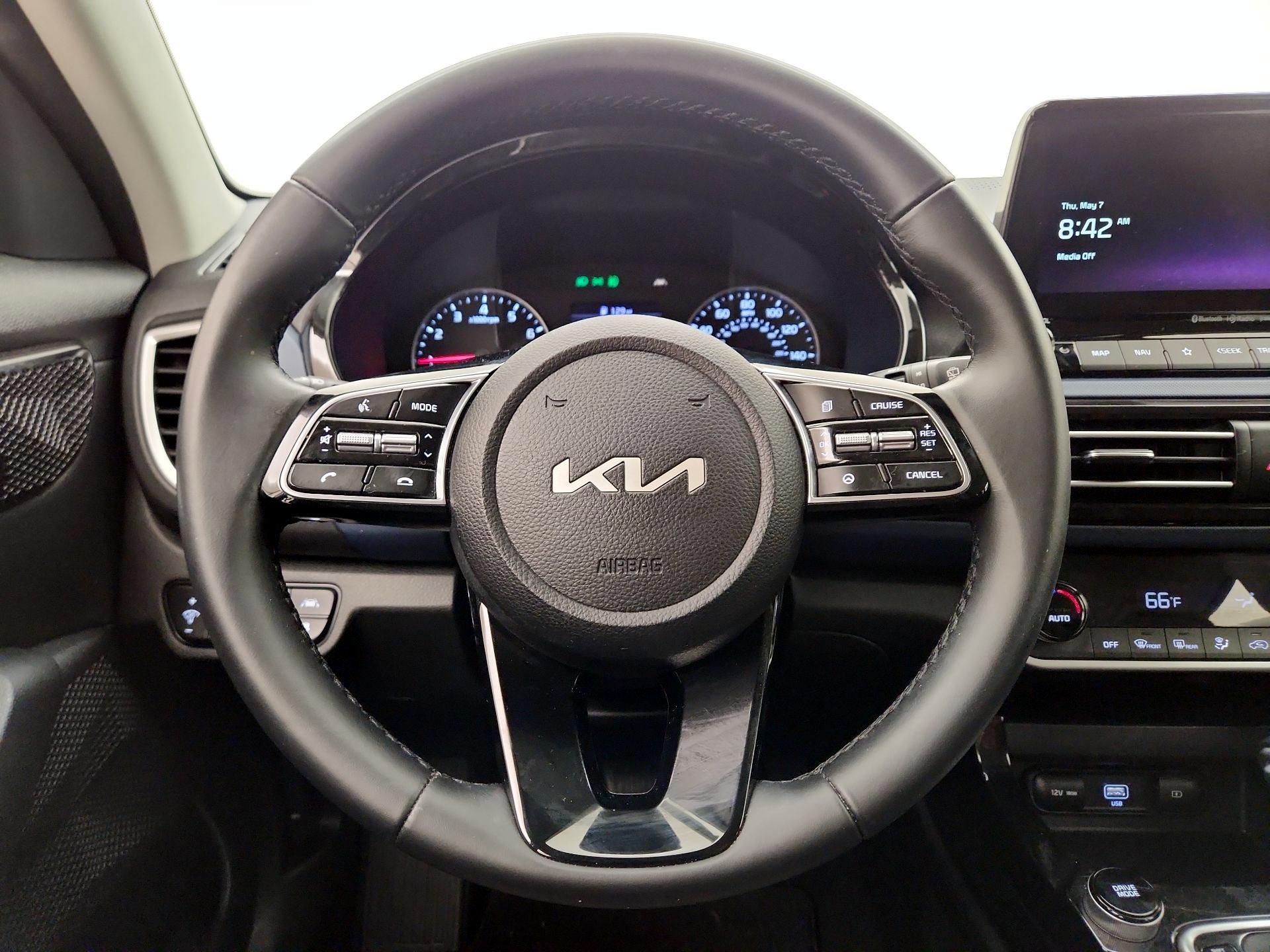 Thumbnail: 2023 Kia Seltos - 10