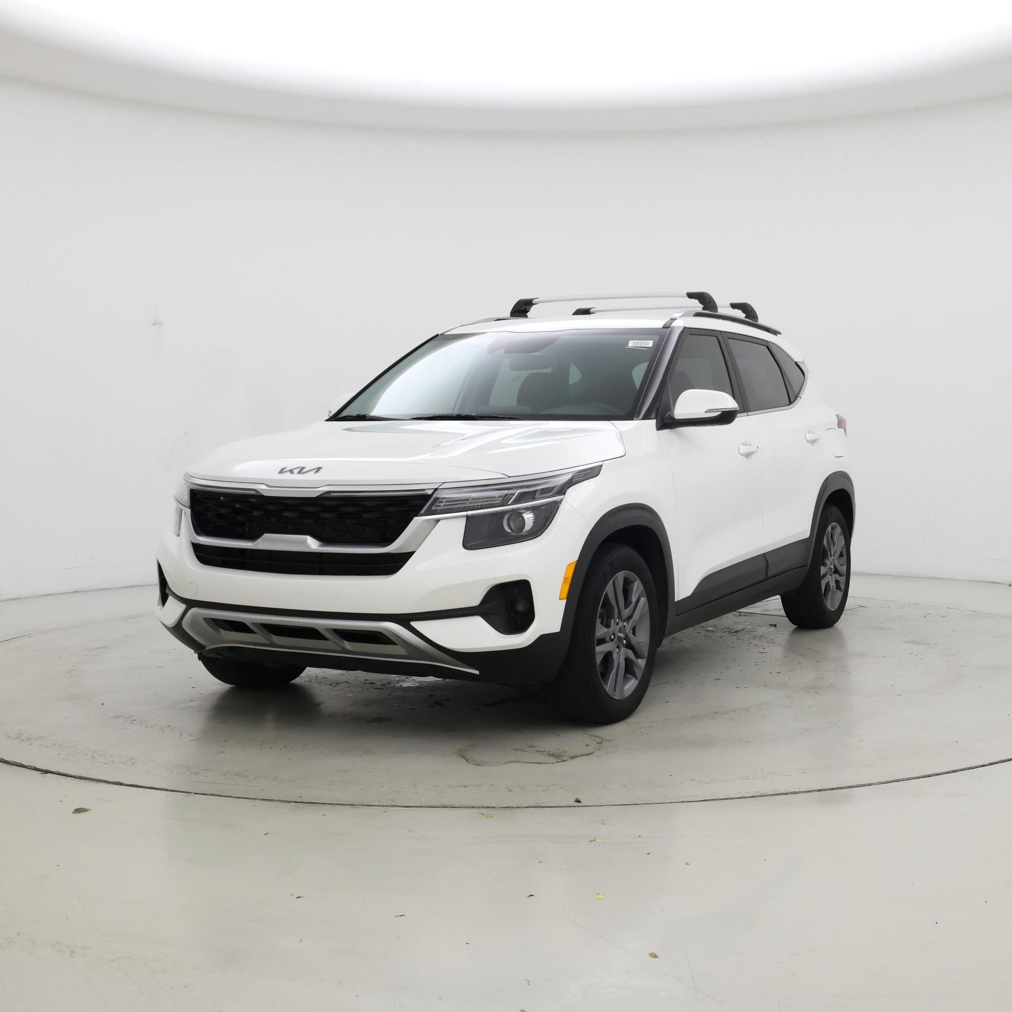 Thumbnail: 2023 Kia Seltos - 4