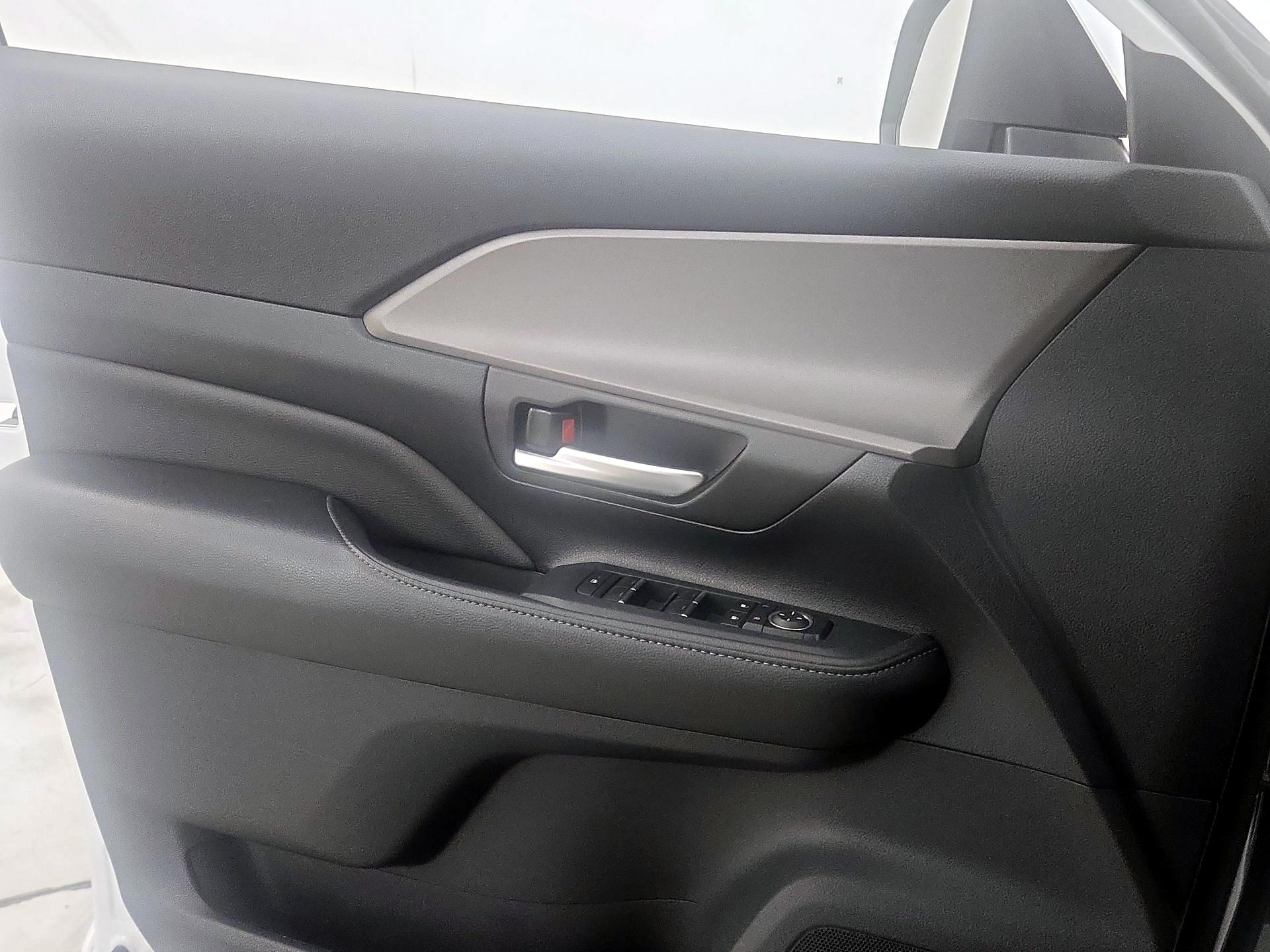 Thumbnail: 2024 Toyota Grand Highlander - 12