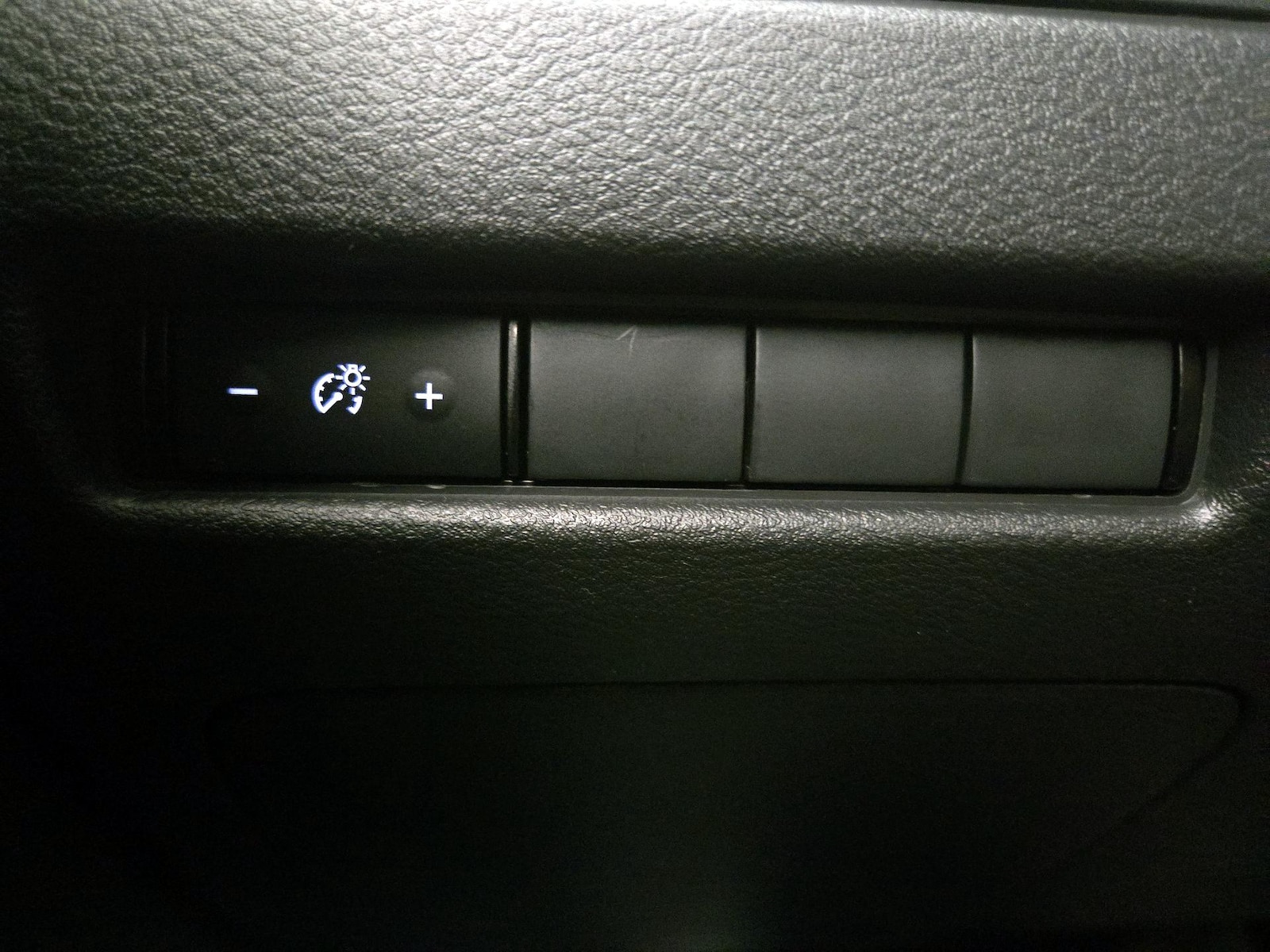 2023 Nissan Rogue S - Photo 14