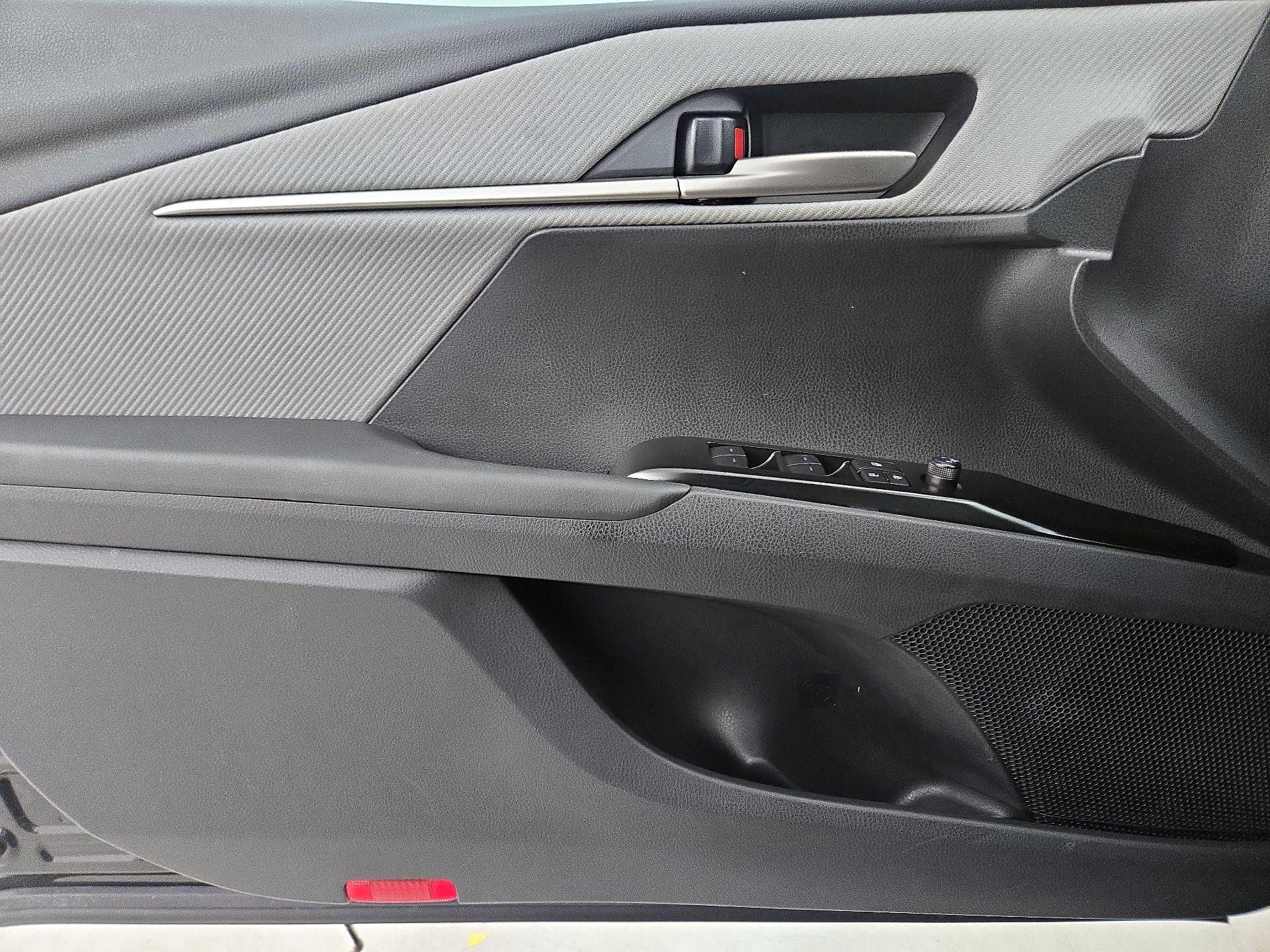 Thumbnail: 2025 Toyota Camry - 12