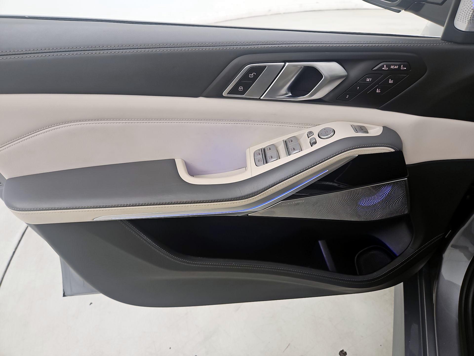 Thumbnail: 2023 BMW X7 - 10