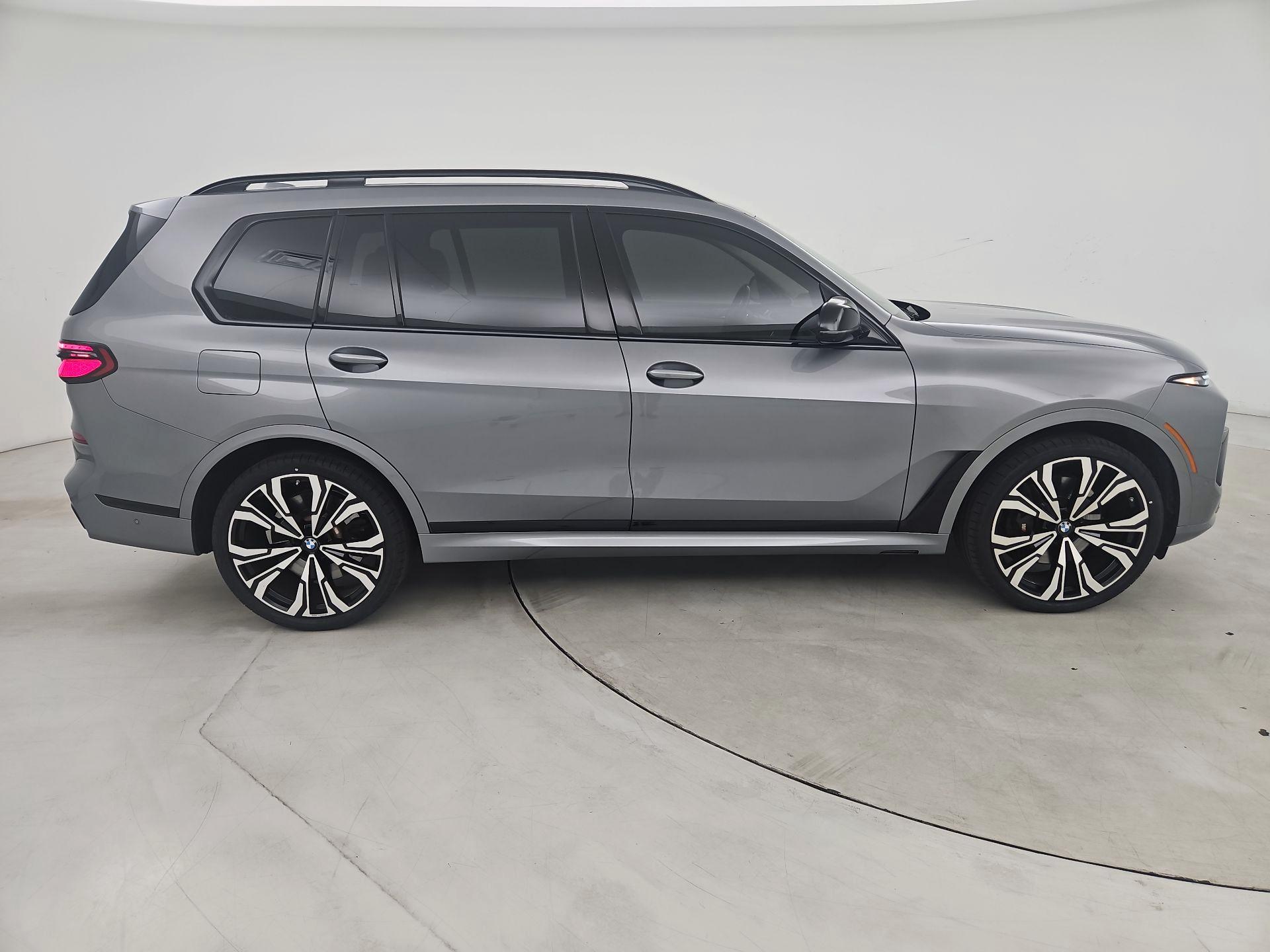 Thumbnail: 2023 BMW X7 - 4