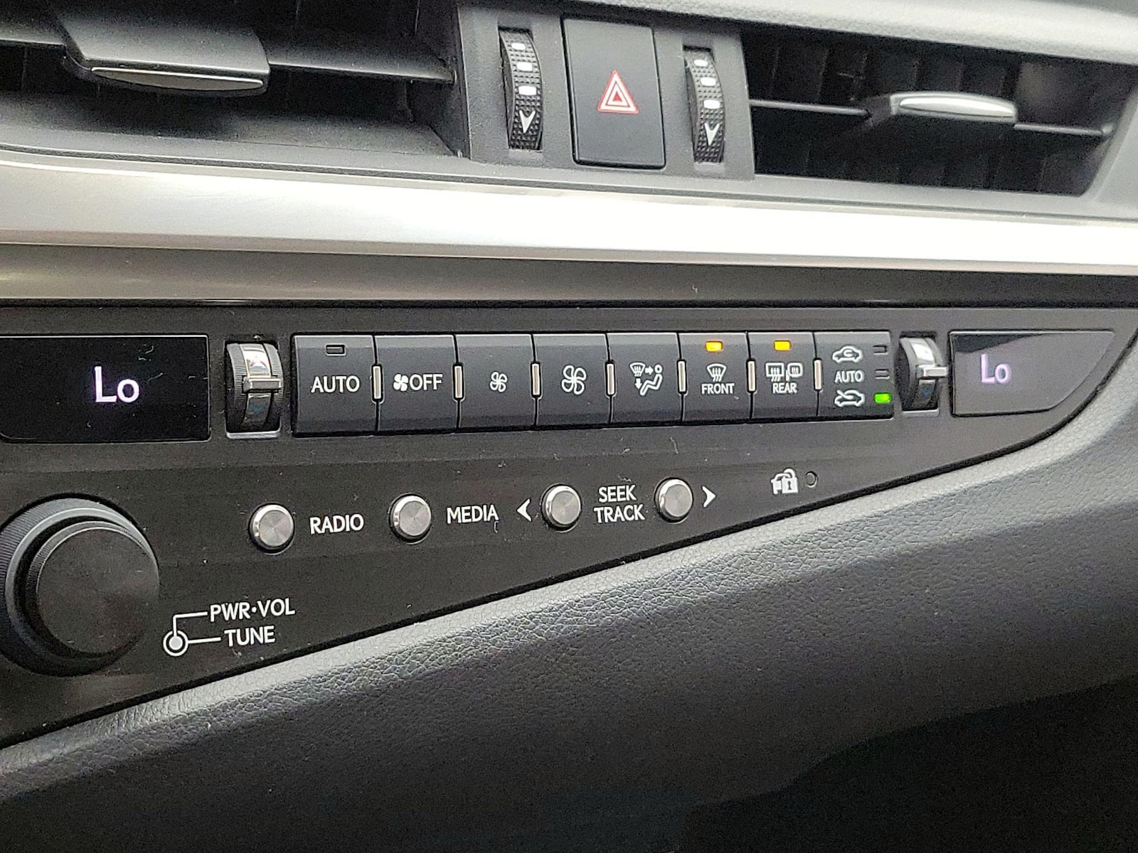 2020 Lexus ES 350 - Photo 17