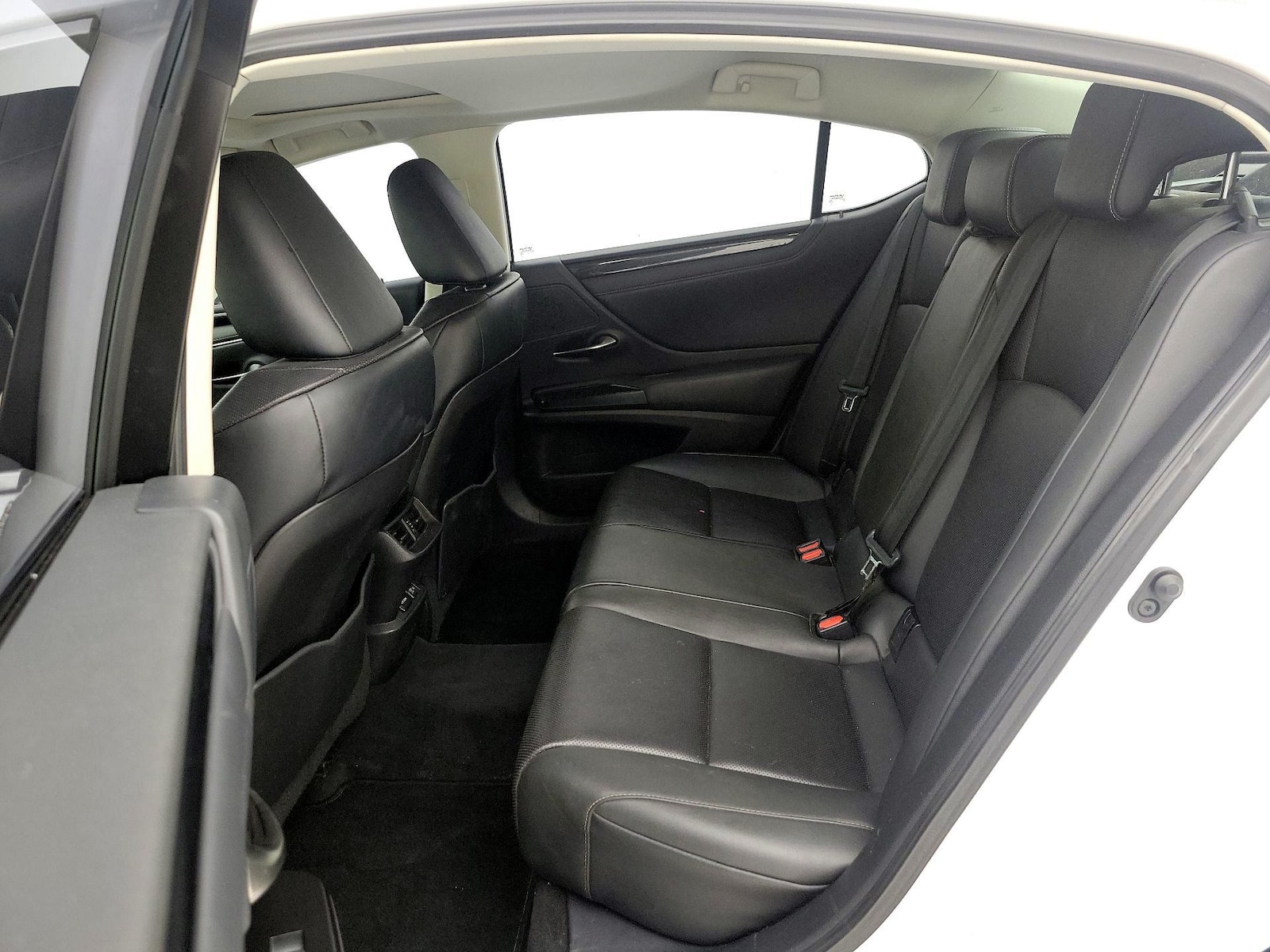 2020 Lexus ES 350 - Photo 21