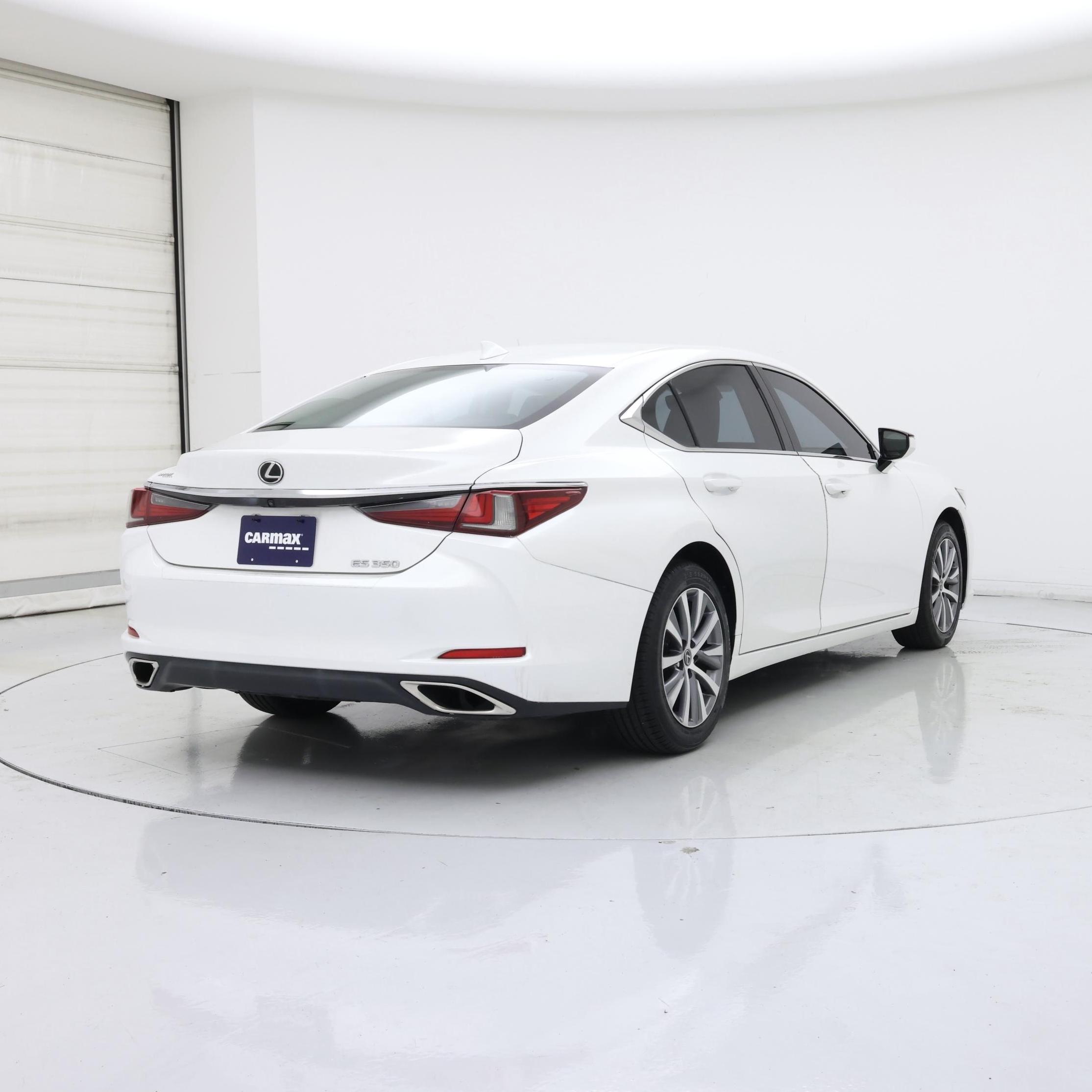 Thumbnail: 2020 Lexus ES - 8