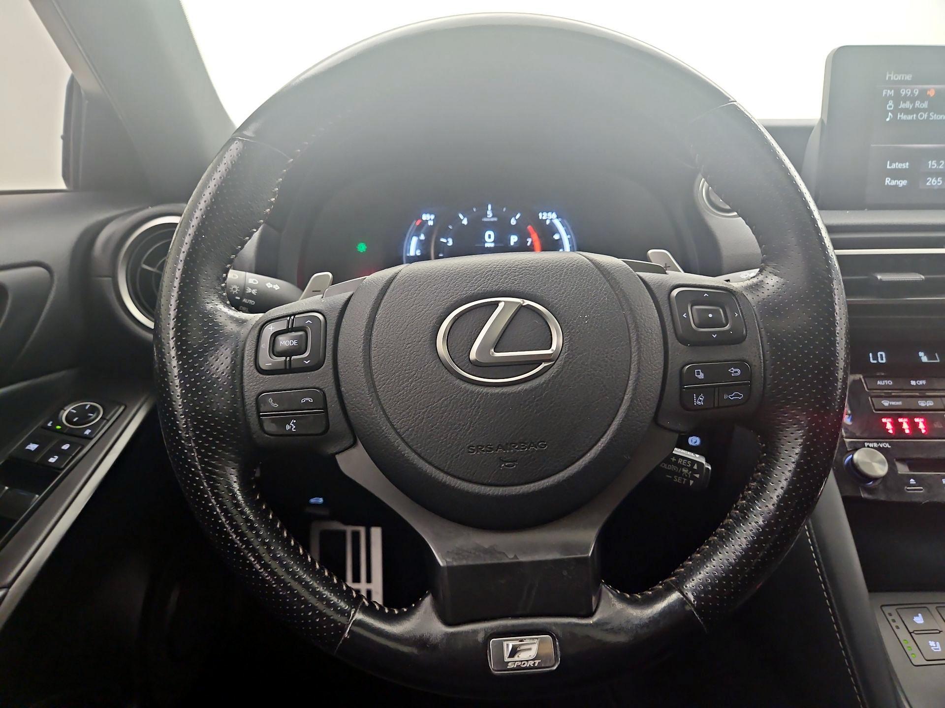 Thumbnail: 2022 Lexus IS - 10