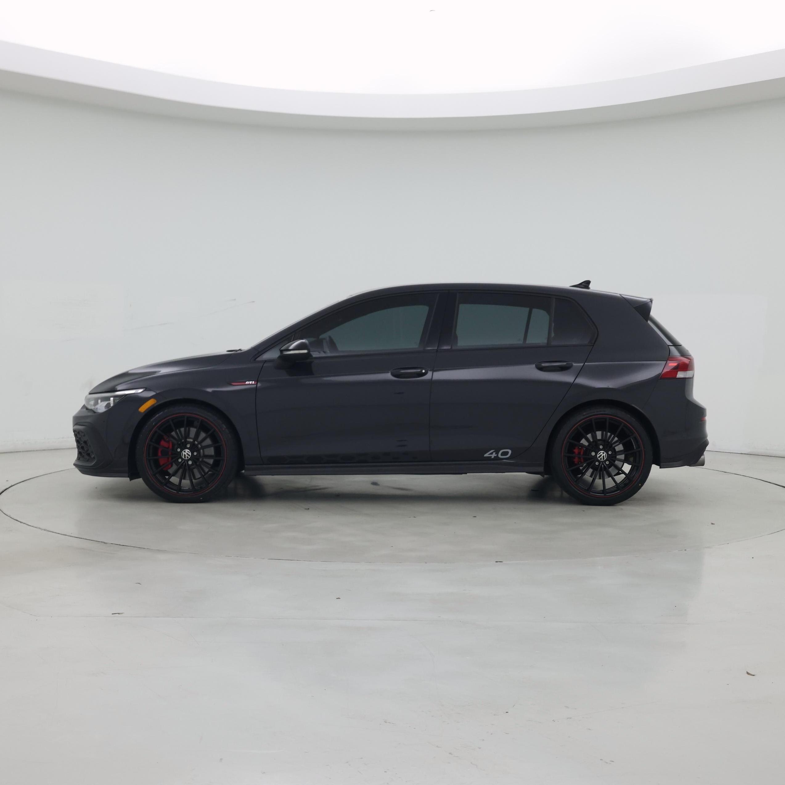 Thumbnail: 2023 Volkswagen Golf - 3