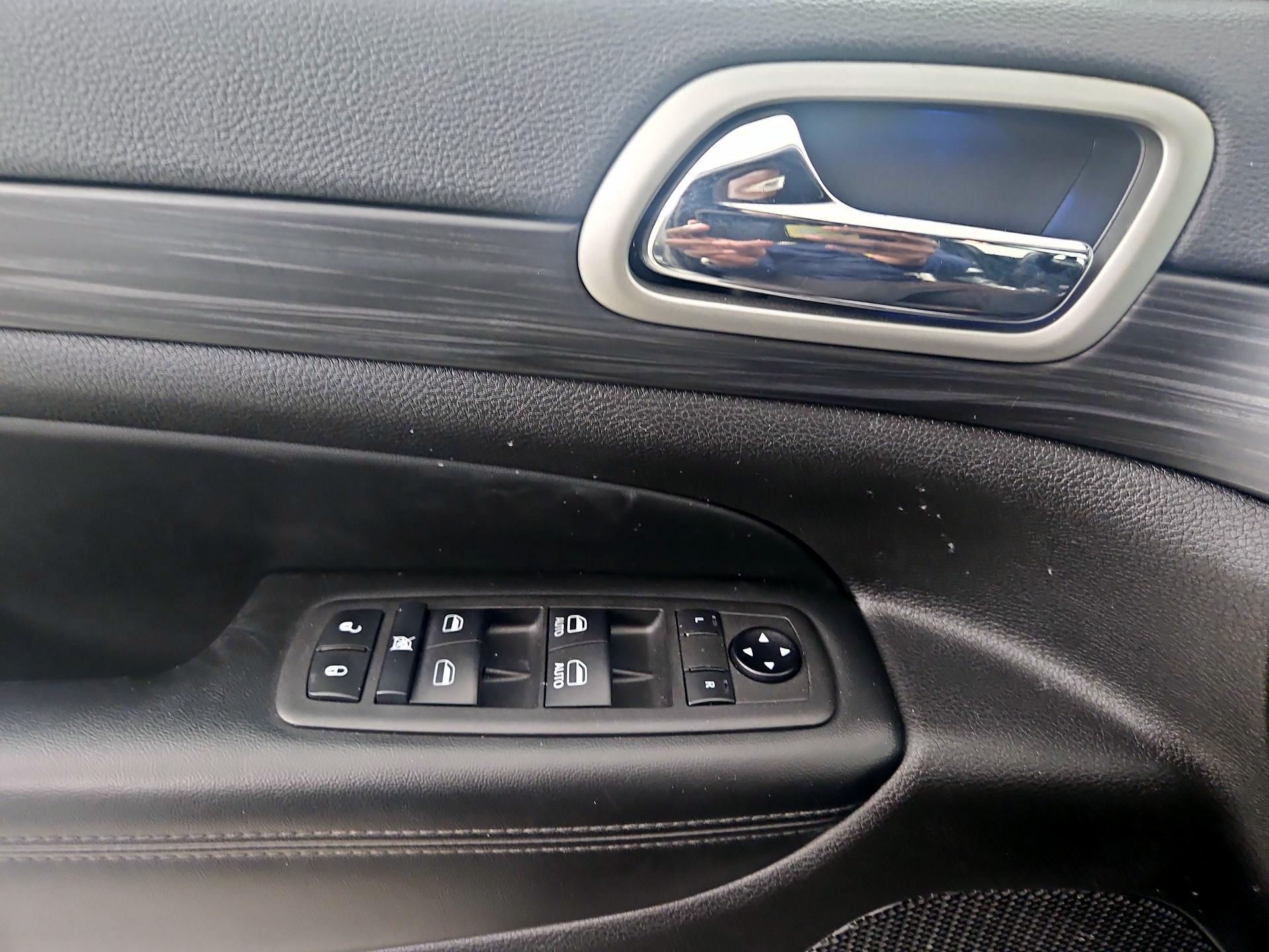 Thumbnail: 2021 Jeep Grand Cherokee - 10
