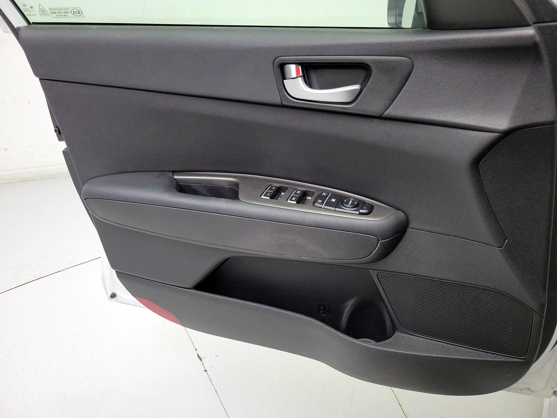 Thumbnail: 2020 Kia Optima - 12