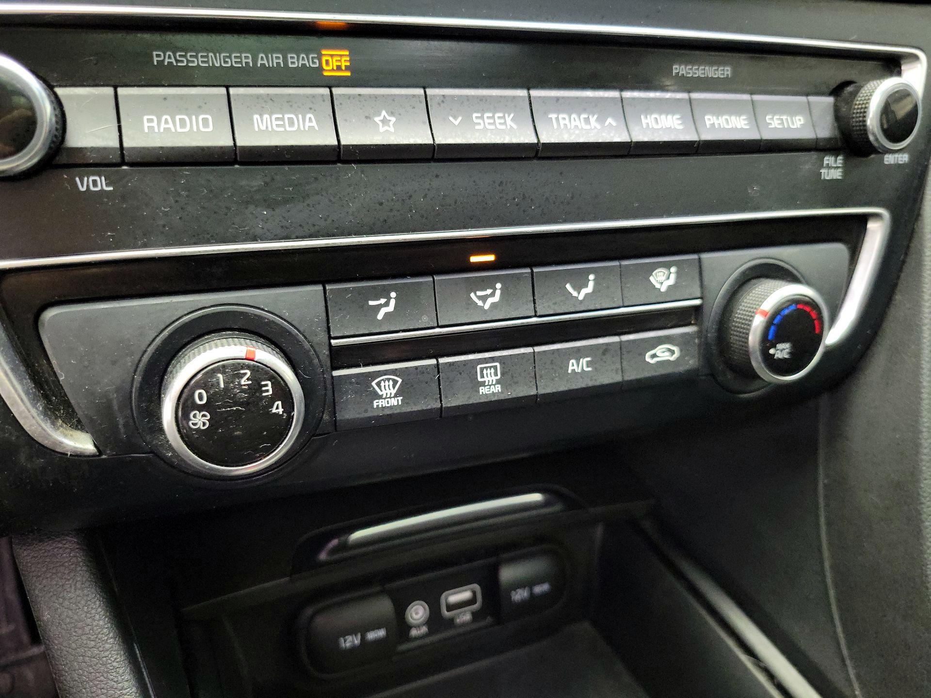 Thumbnail: 2020 Kia Optima - 16