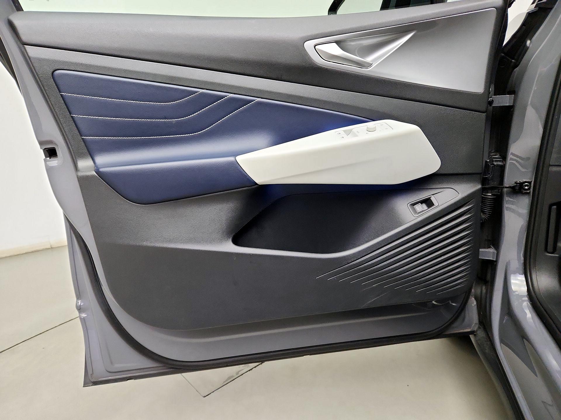 Thumbnail: 2023 Volkswagen ID.4 - 12