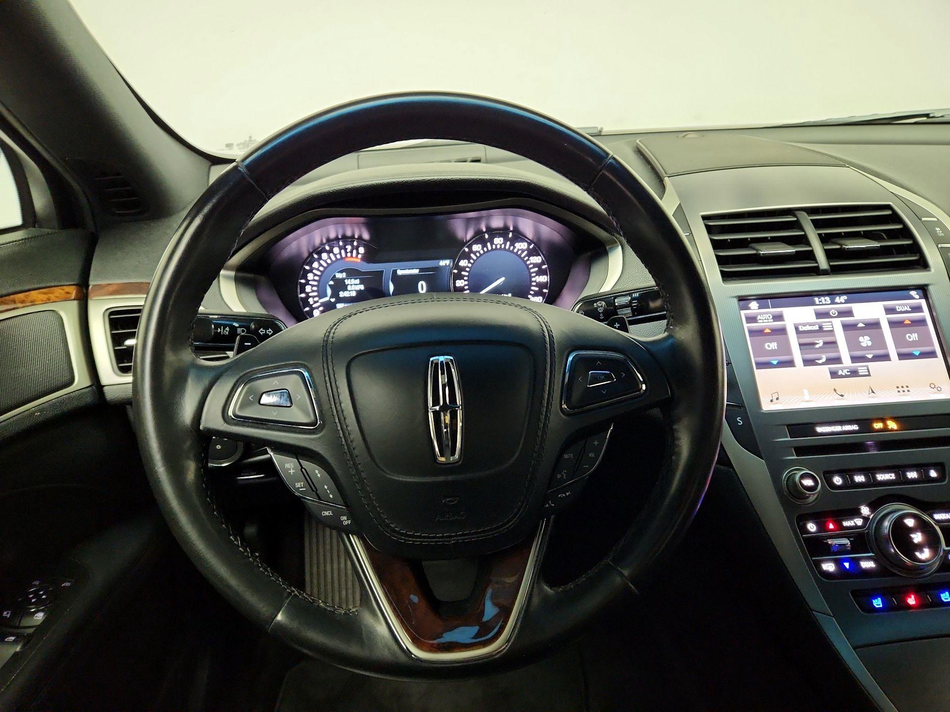 Thumbnail: 2017 Lincoln MKZ - 10