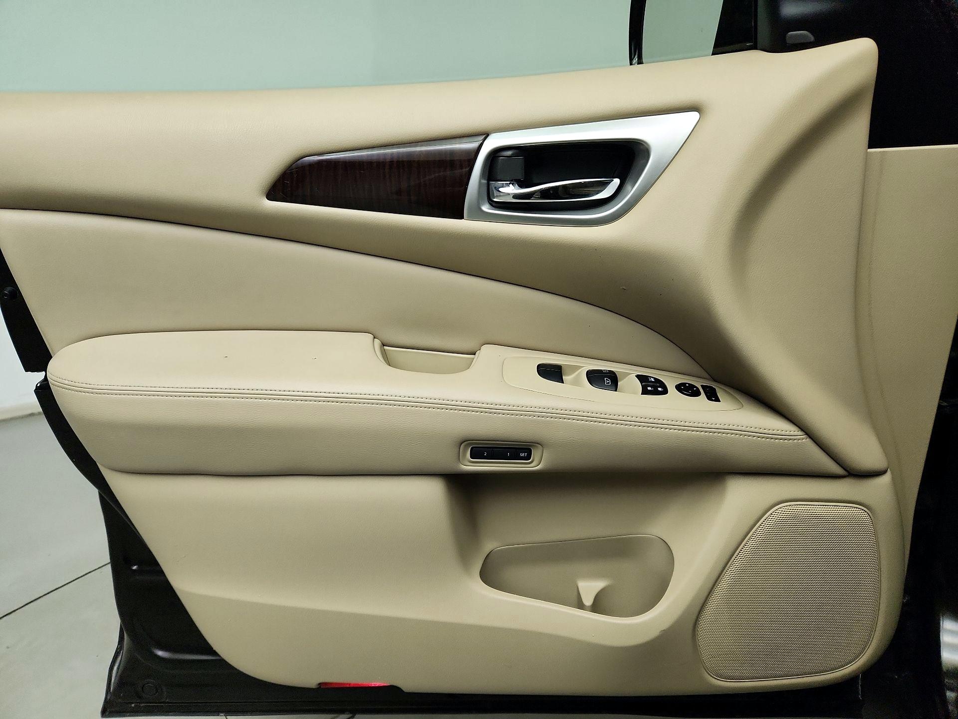 Thumbnail: 2016 Nissan Pathfinder - 12