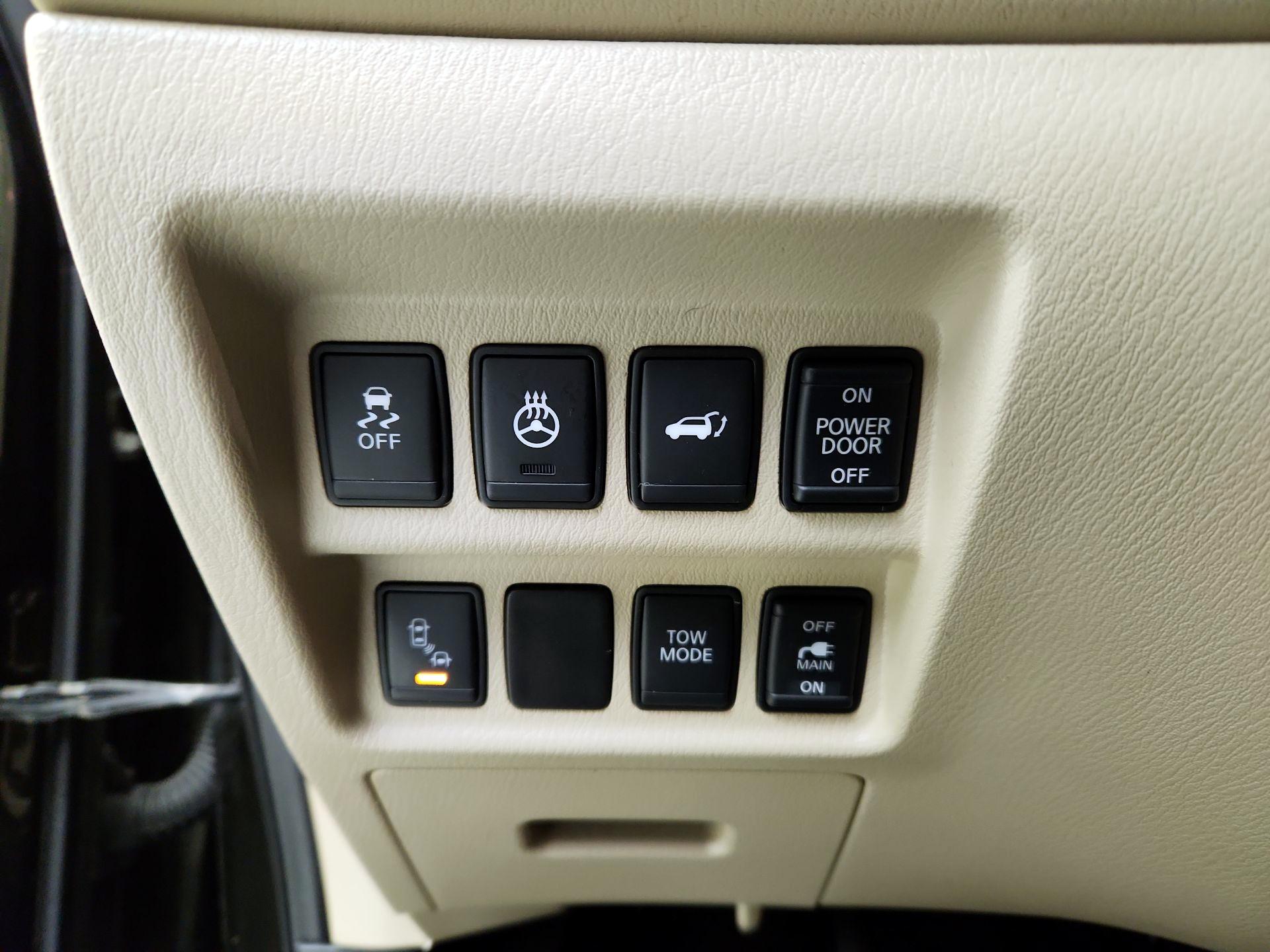 Thumbnail: 2016 Nissan Pathfinder - 13