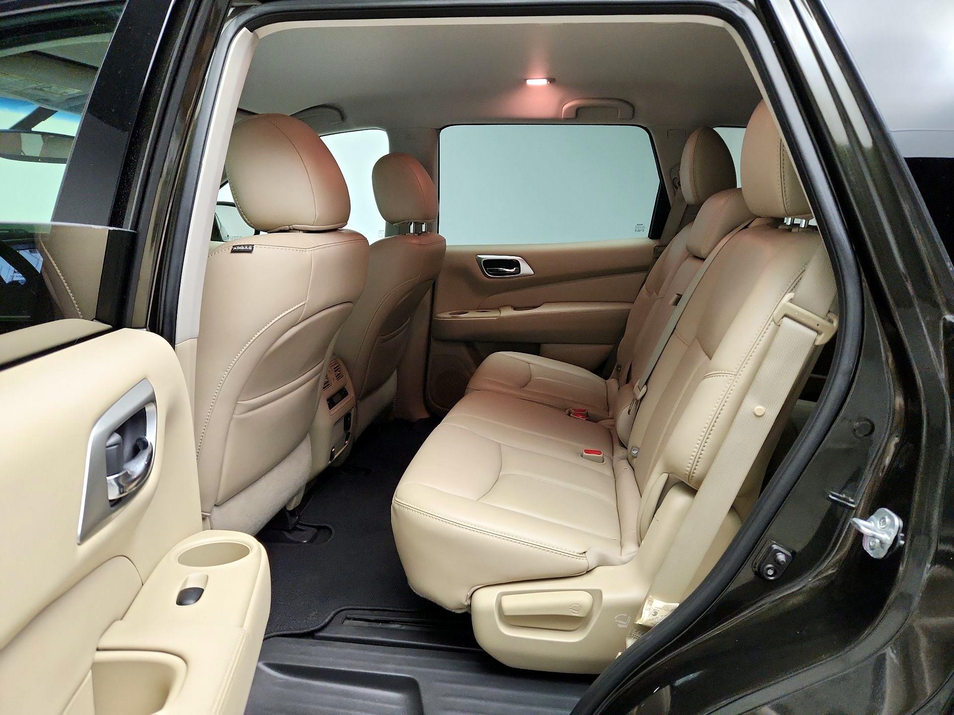 Thumbnail: 2016 Nissan Pathfinder - 20