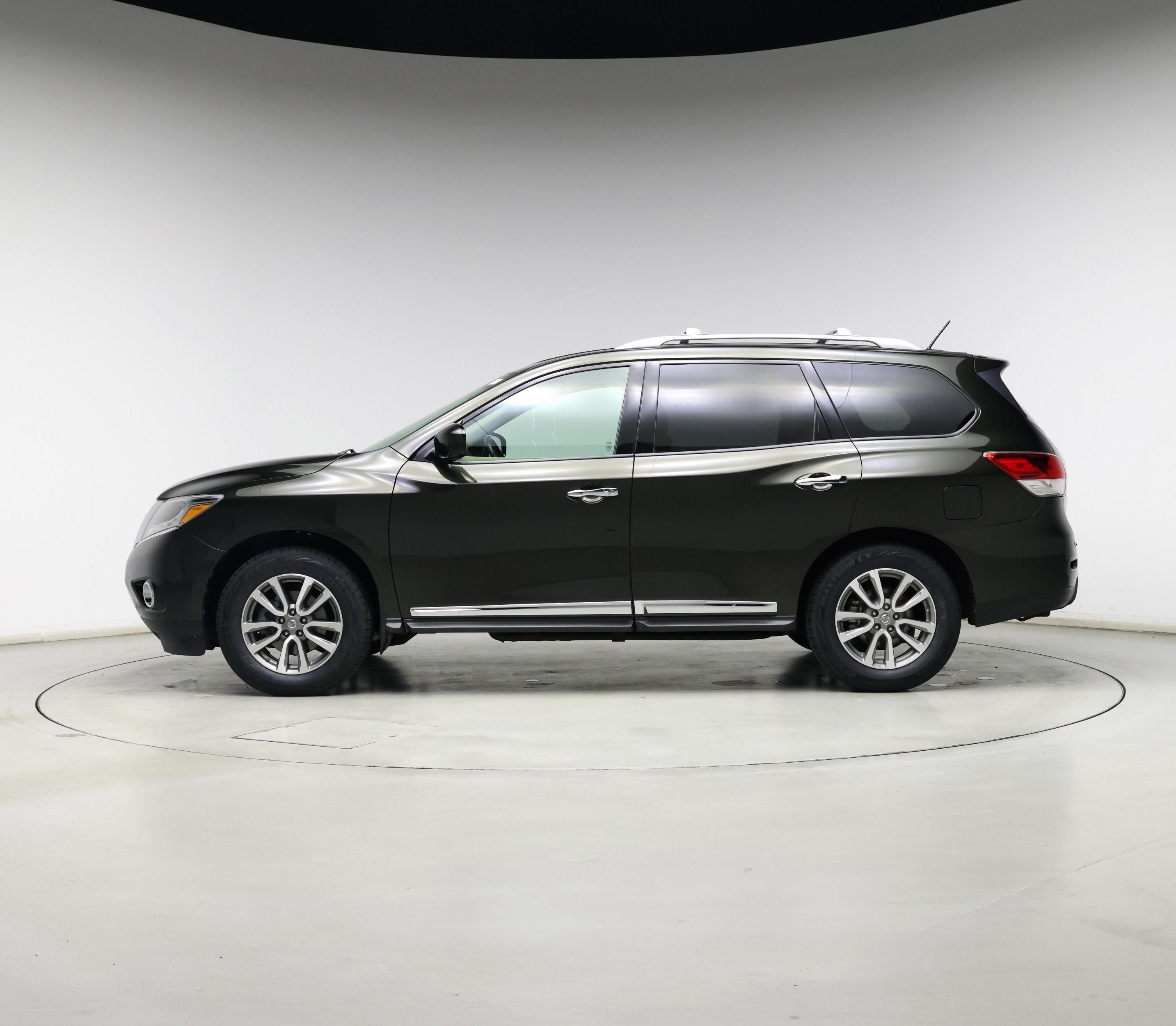 Thumbnail: 2016 Nissan Pathfinder - 3