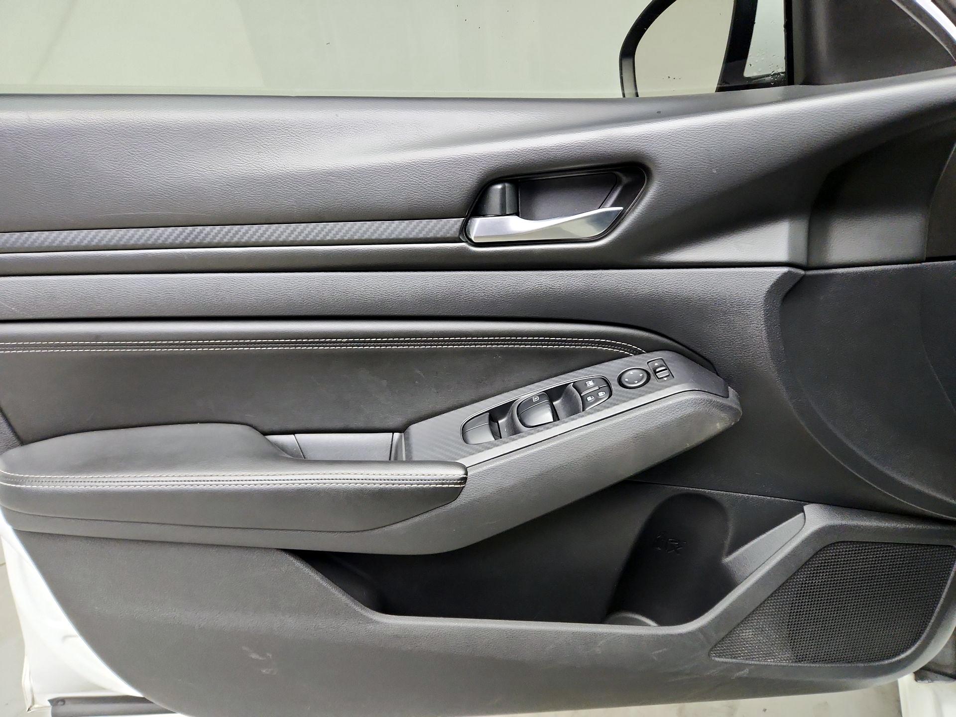 Thumbnail: 2019 Nissan Altima - 12