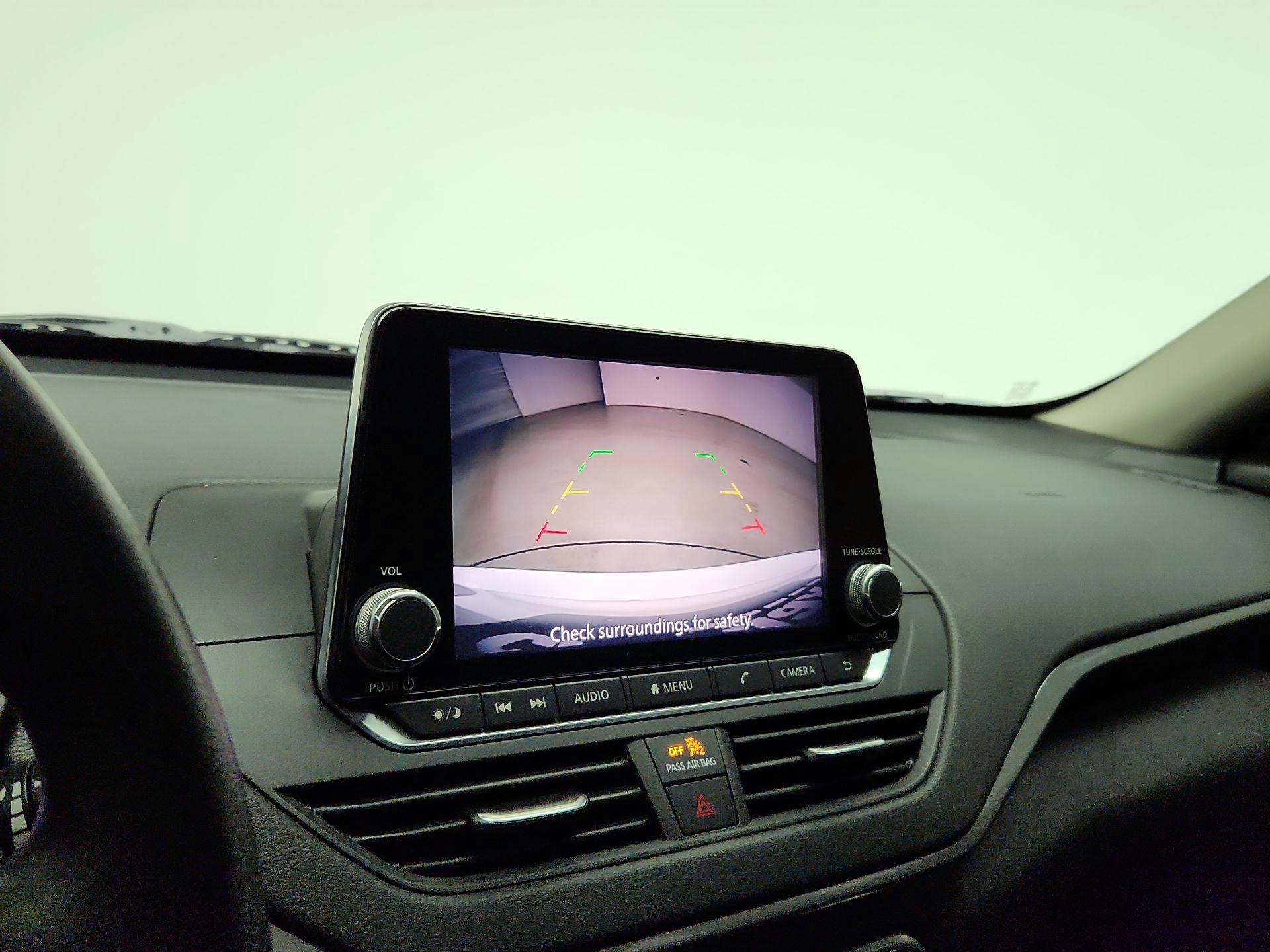 Thumbnail: 2019 Nissan Altima - 14