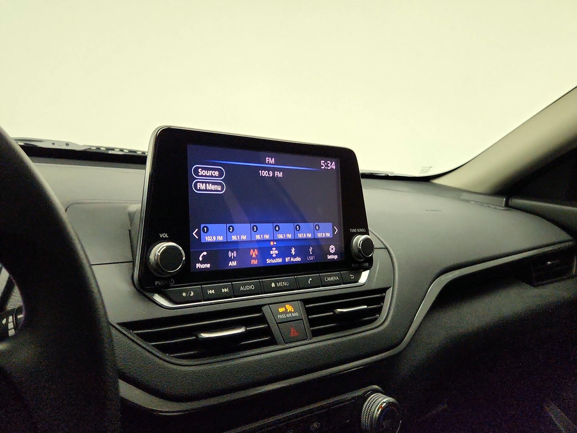 Thumbnail: 2019 Nissan Altima - 15