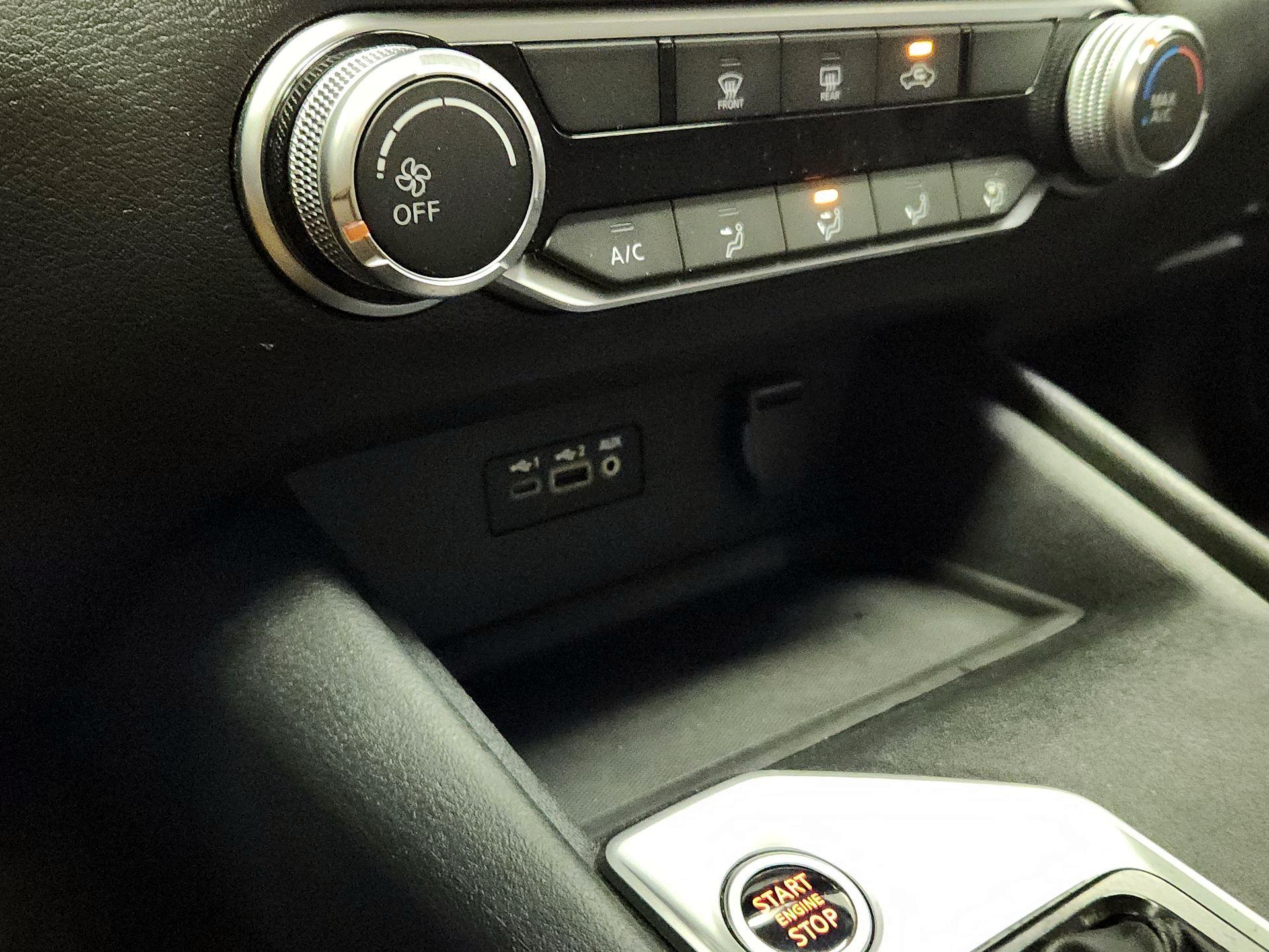 Thumbnail: 2019 Nissan Altima - 18