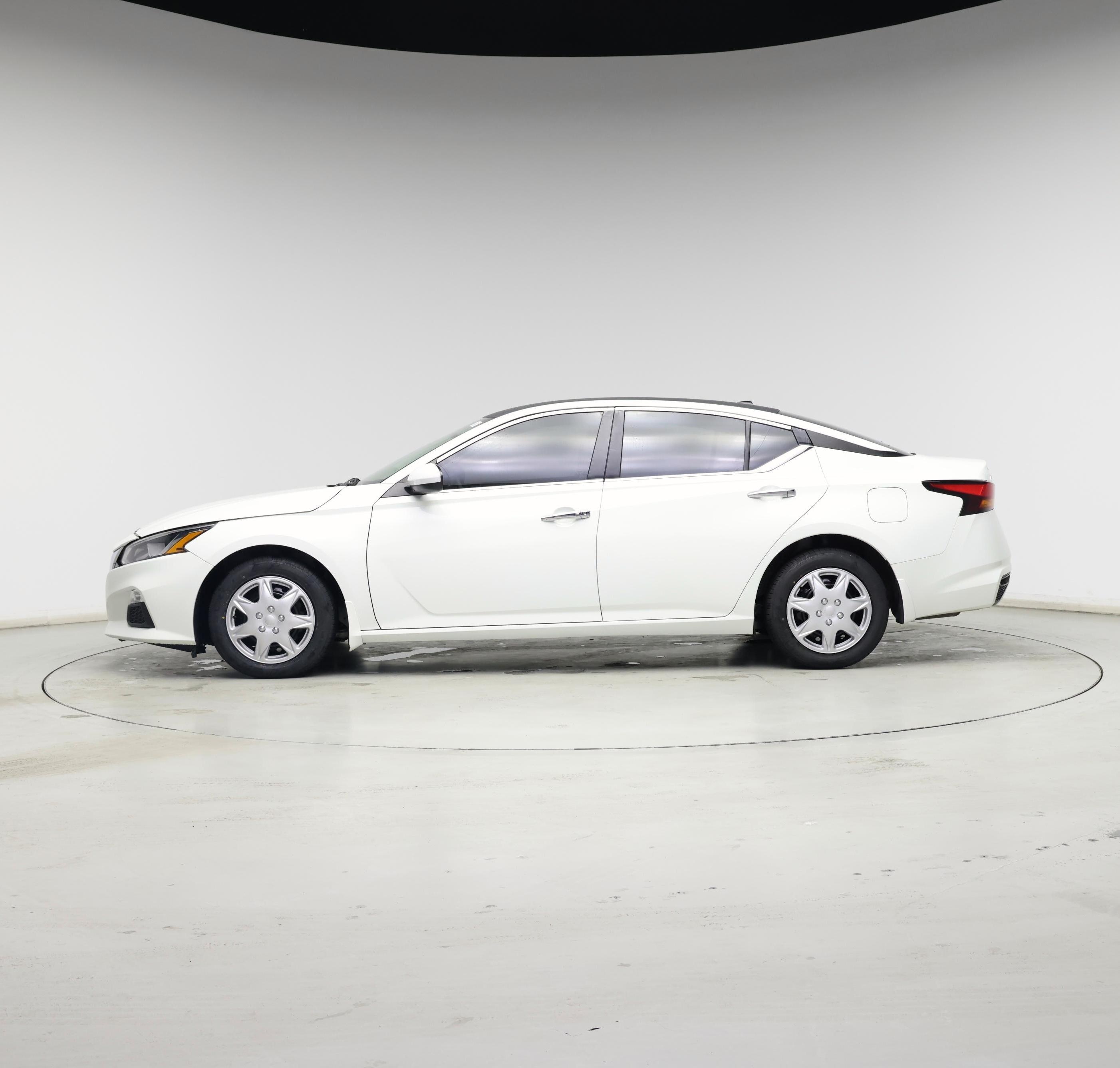 Thumbnail: 2019 Nissan Altima - 3