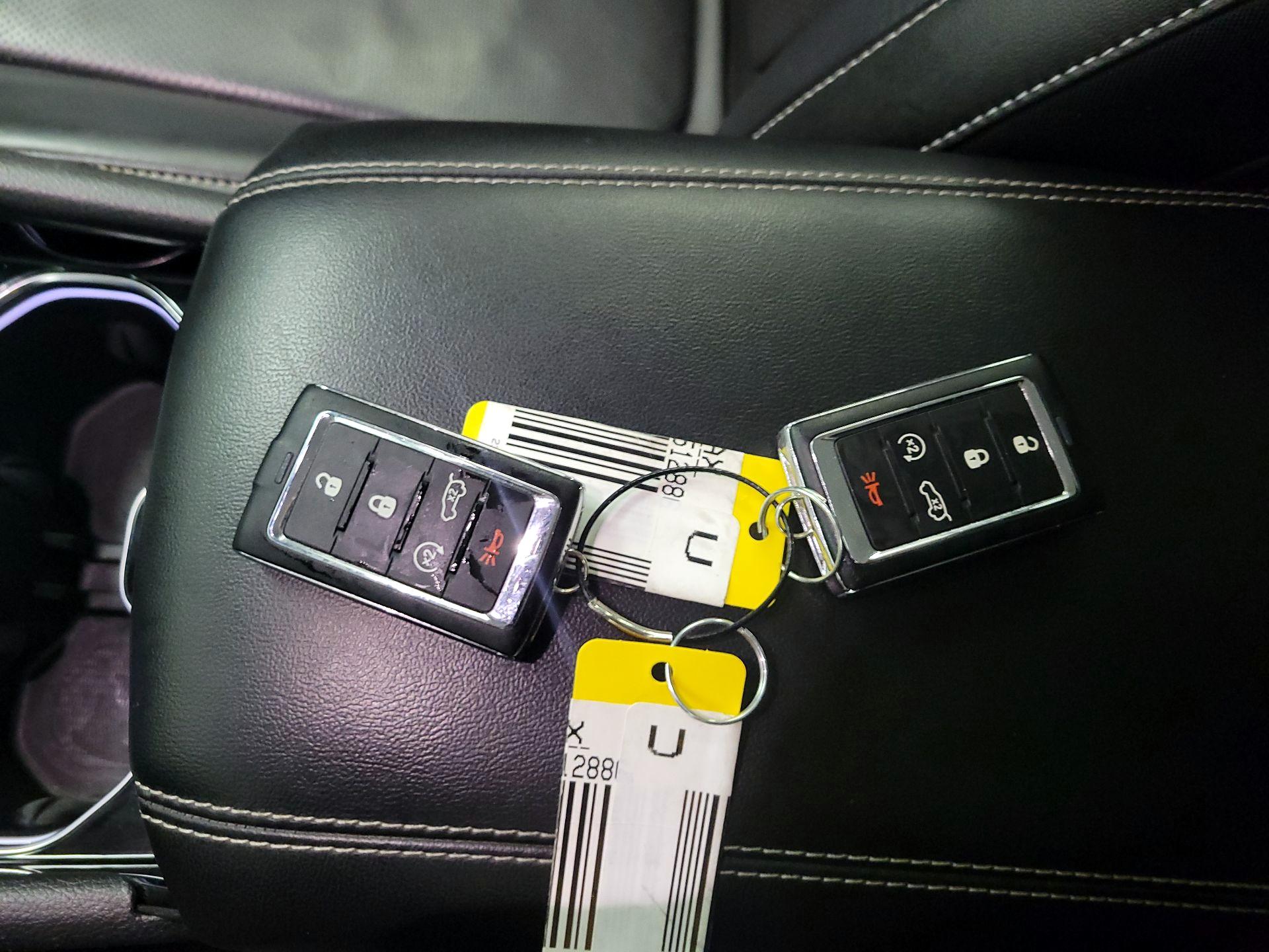 Thumbnail: 2023 Jeep Grand Cherokee - 18