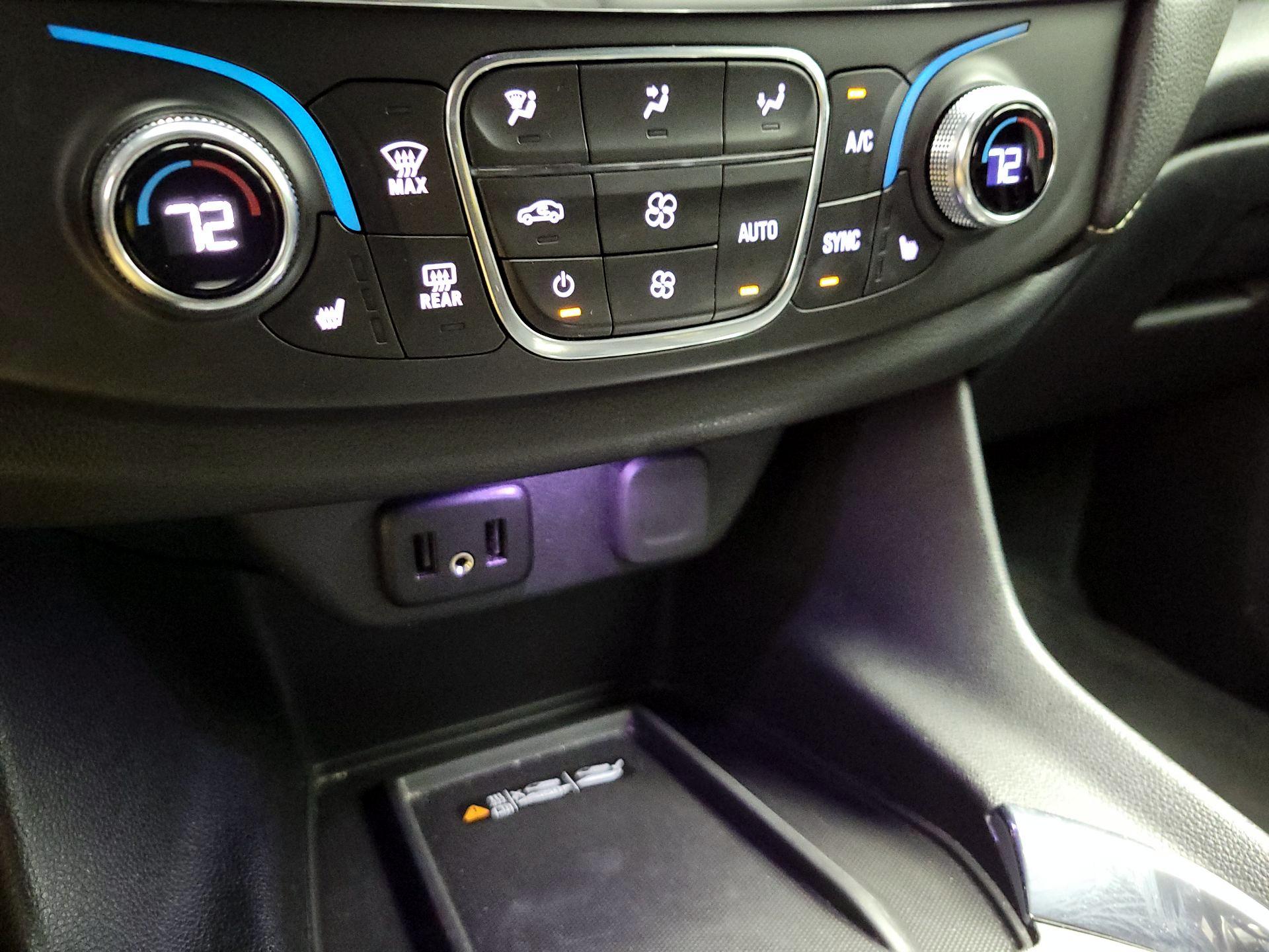 Thumbnail: 2023 Chevrolet Traverse - 15