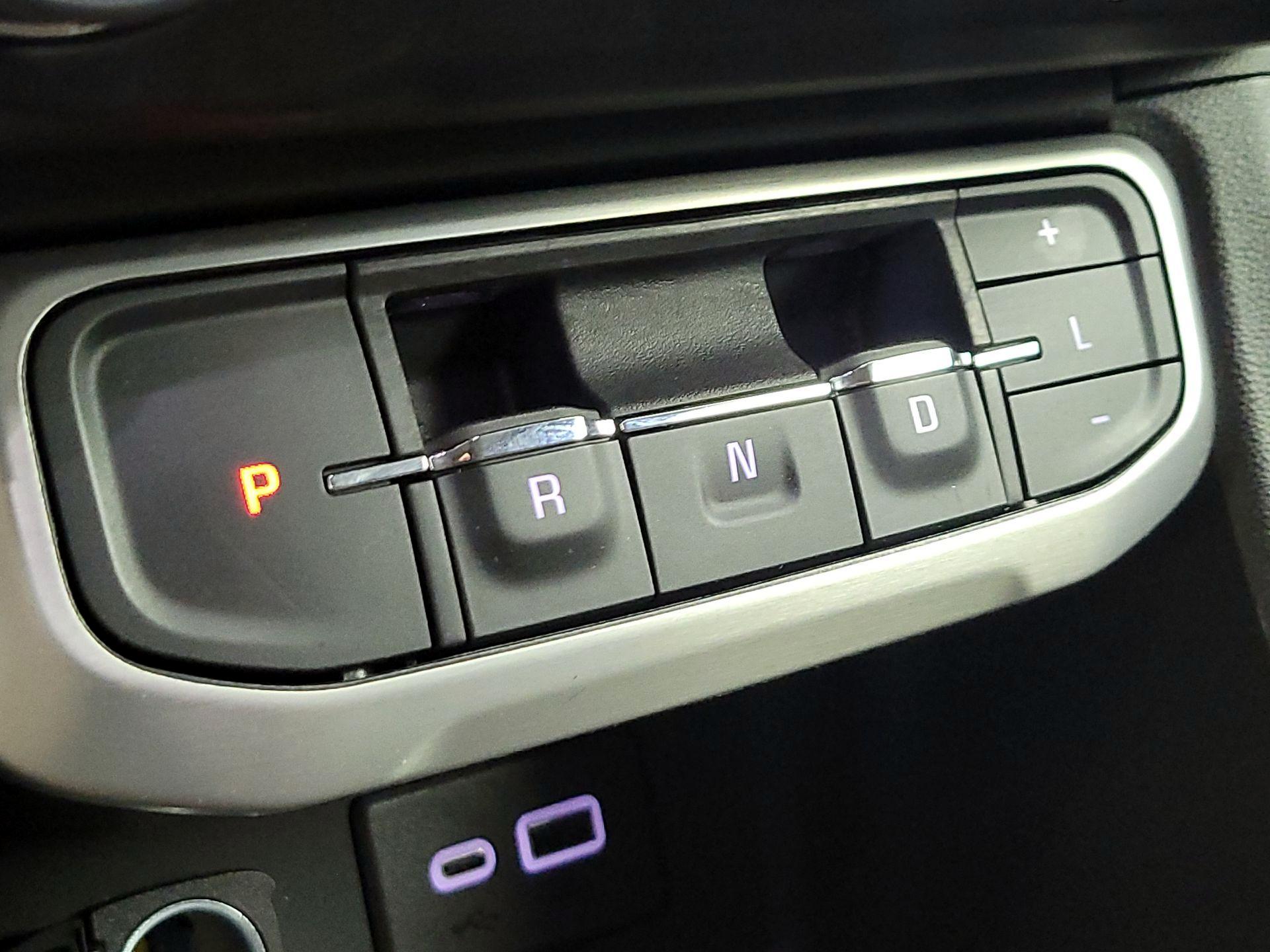 Thumbnail: 2023 GMC Acadia - 17