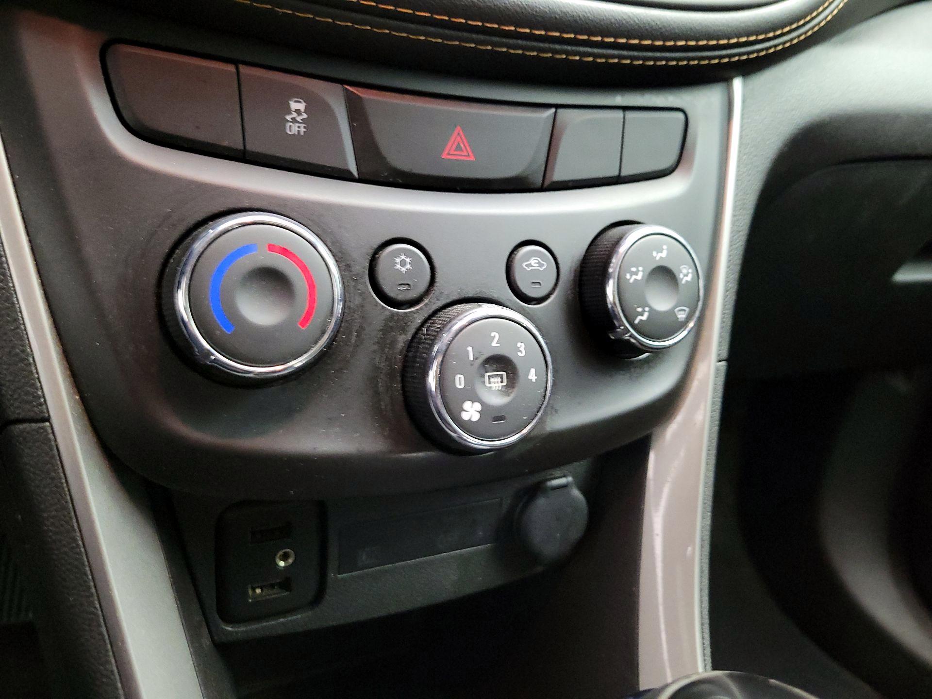 Thumbnail: 2020 Chevrolet Trax - 16