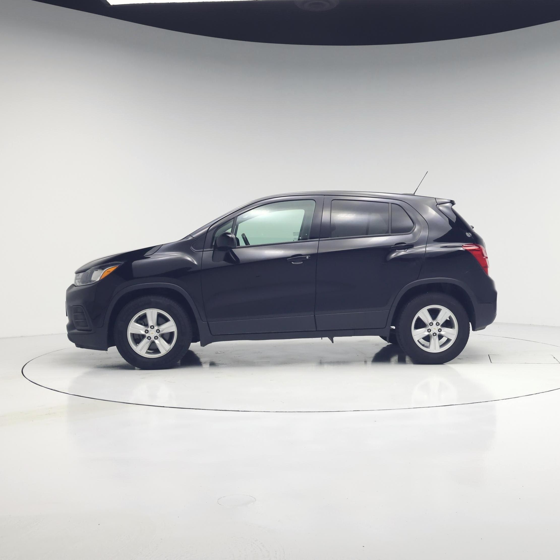 Thumbnail: 2020 Chevrolet Trax - 3