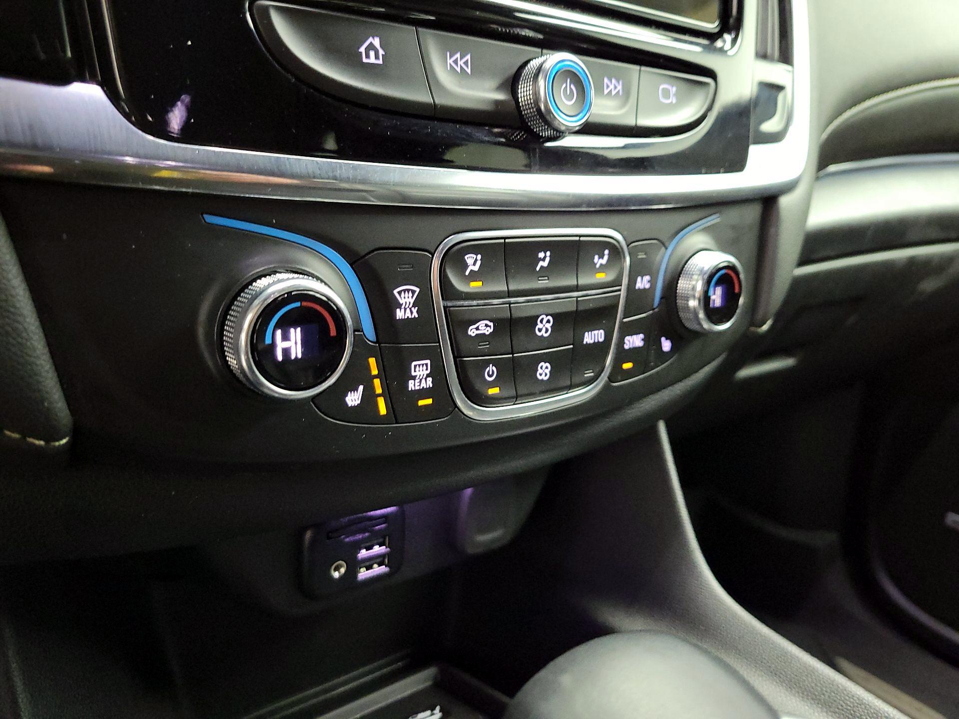 Thumbnail: 2023 Chevrolet Traverse - 14