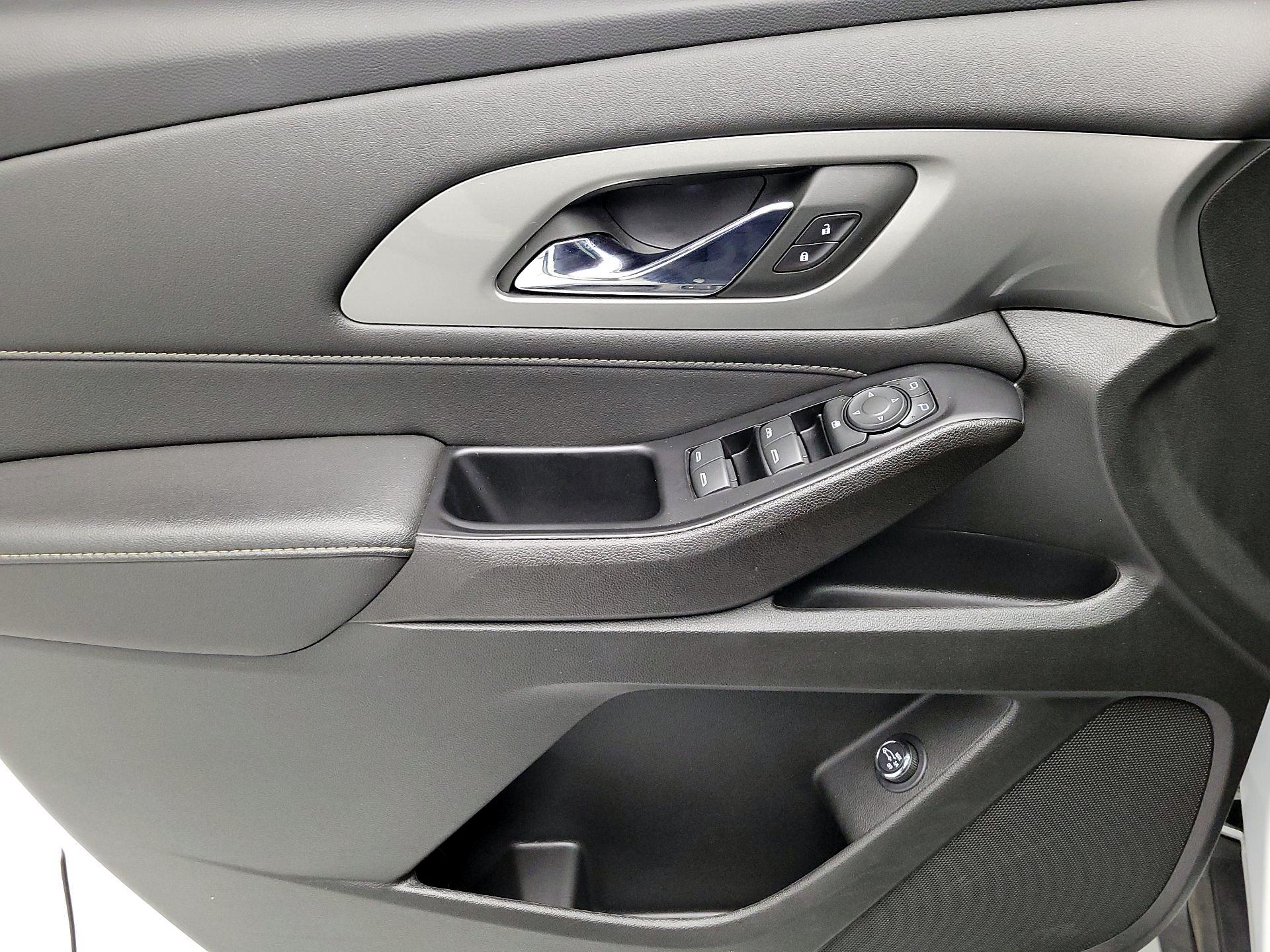 Thumbnail: 2023 Chevrolet Traverse - 12