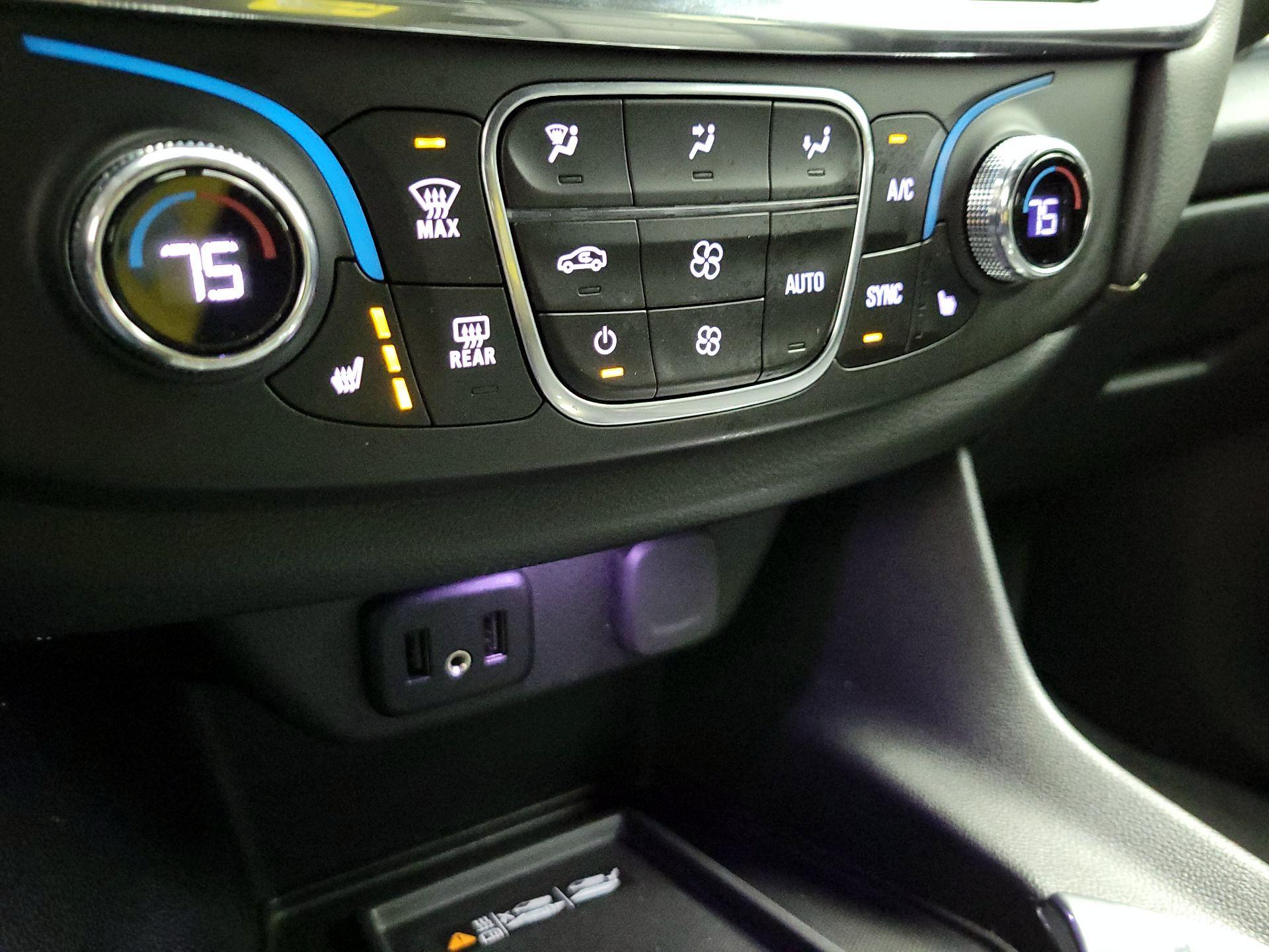 Thumbnail: 2023 Chevrolet Traverse - 15